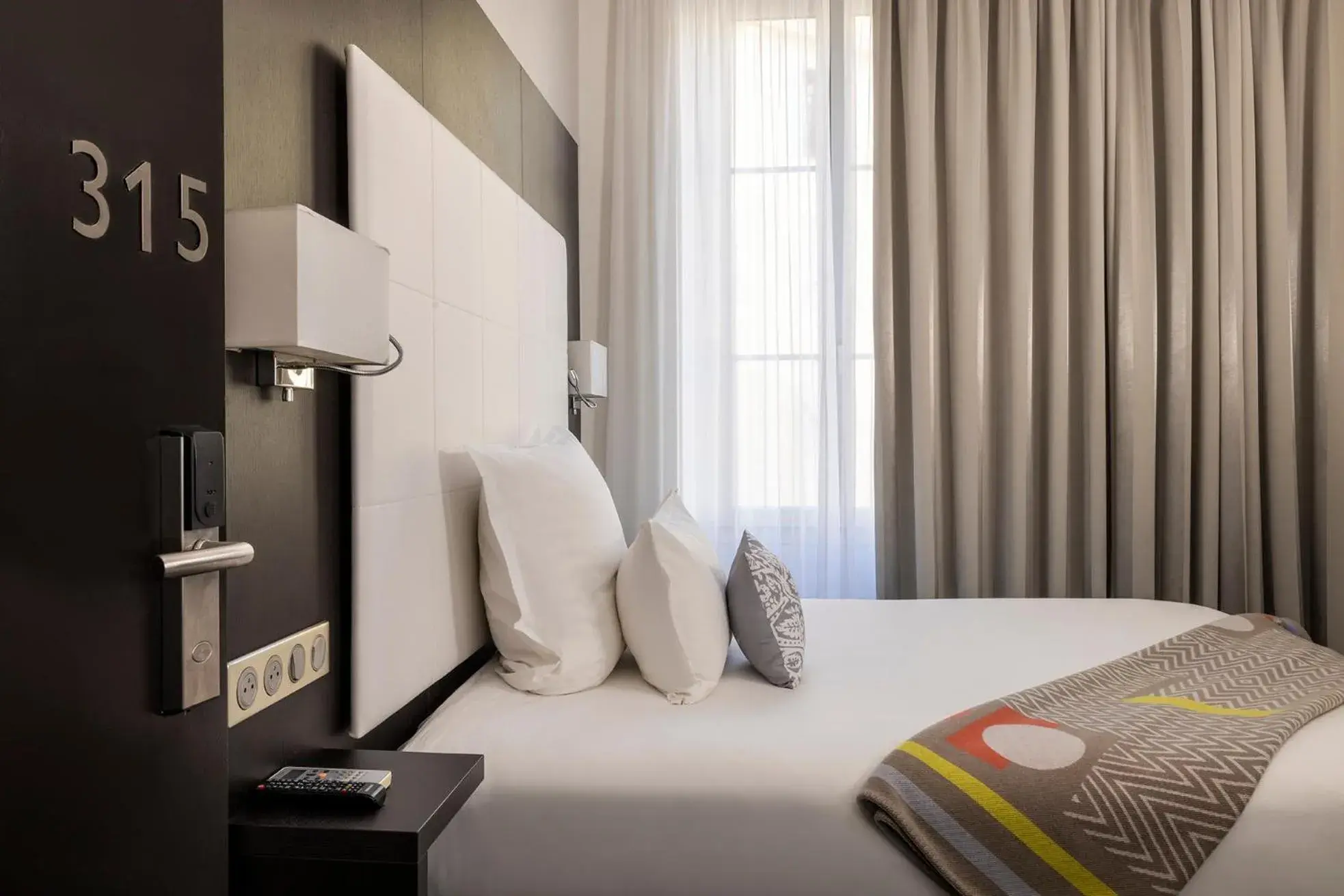 Single Room in Hotel 66 Nice Single Room in Hotel 66 Nice