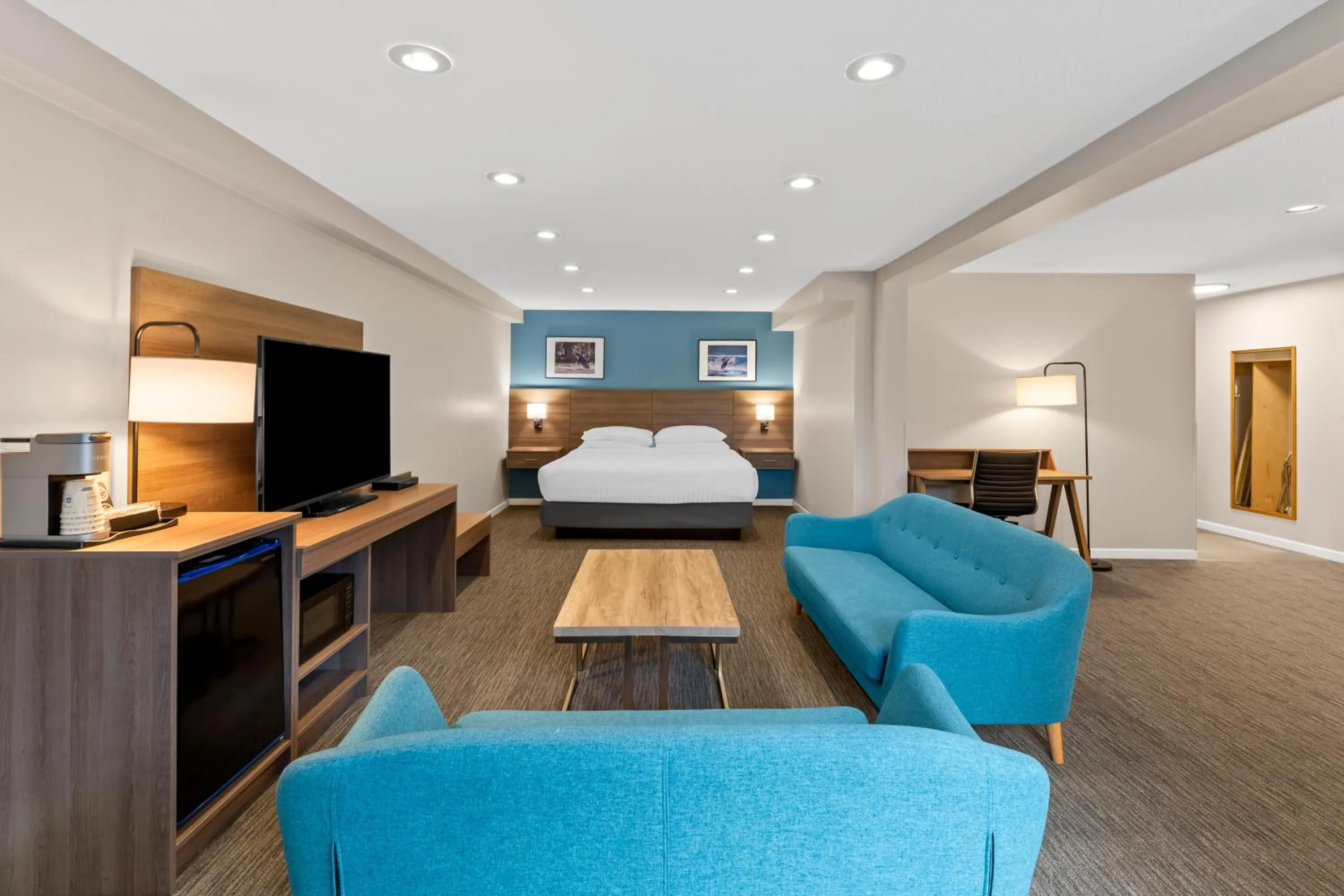 Bed in Travelodge by Wyndham Parksville