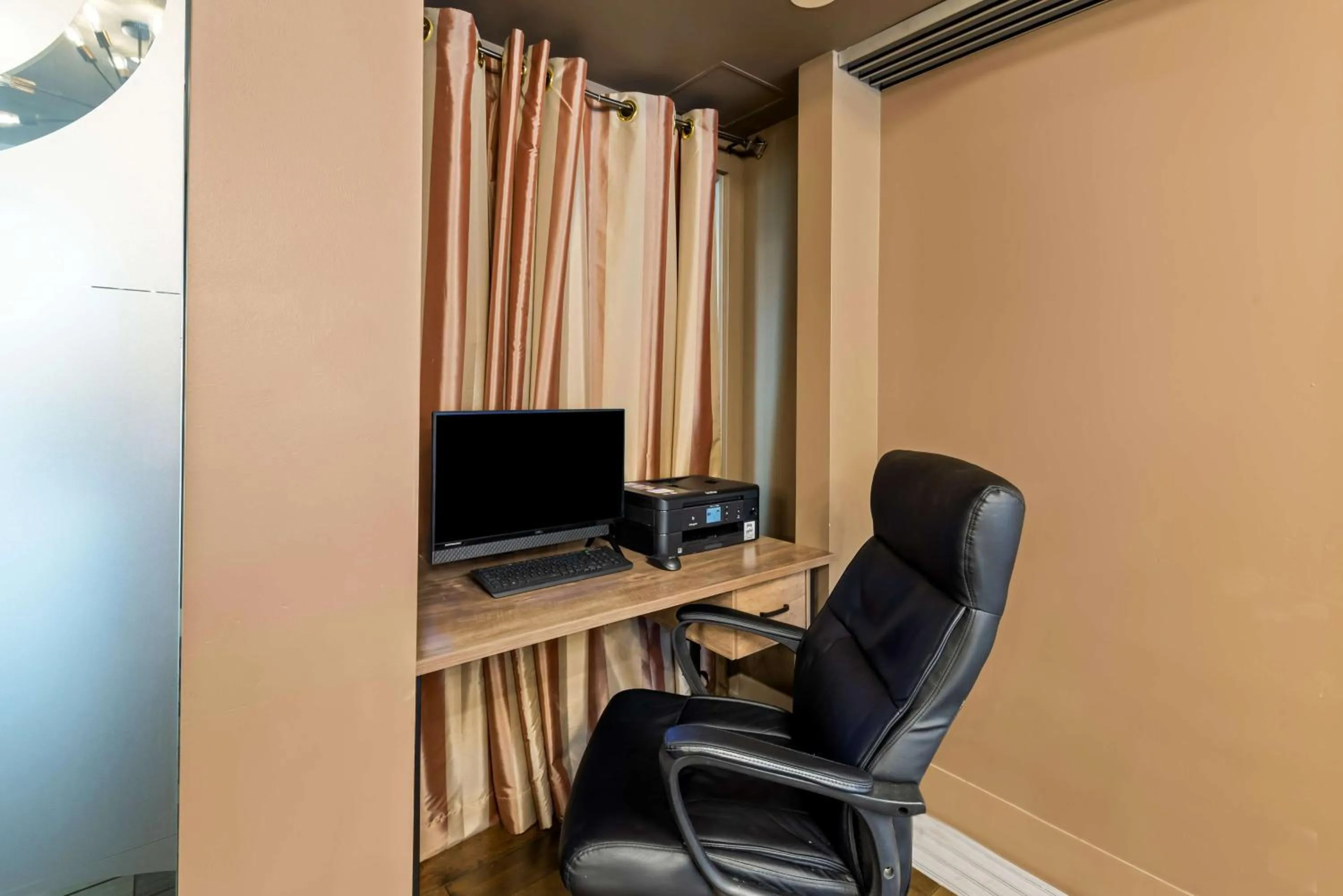 Business facilities in Travelodge by Wyndham Parksville