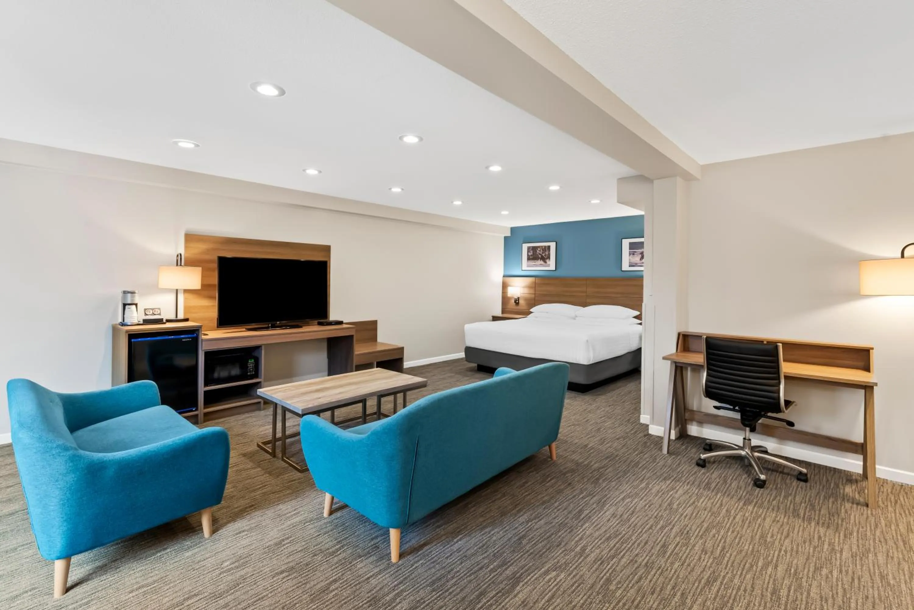 Bed in Travelodge by Wyndham Parksville