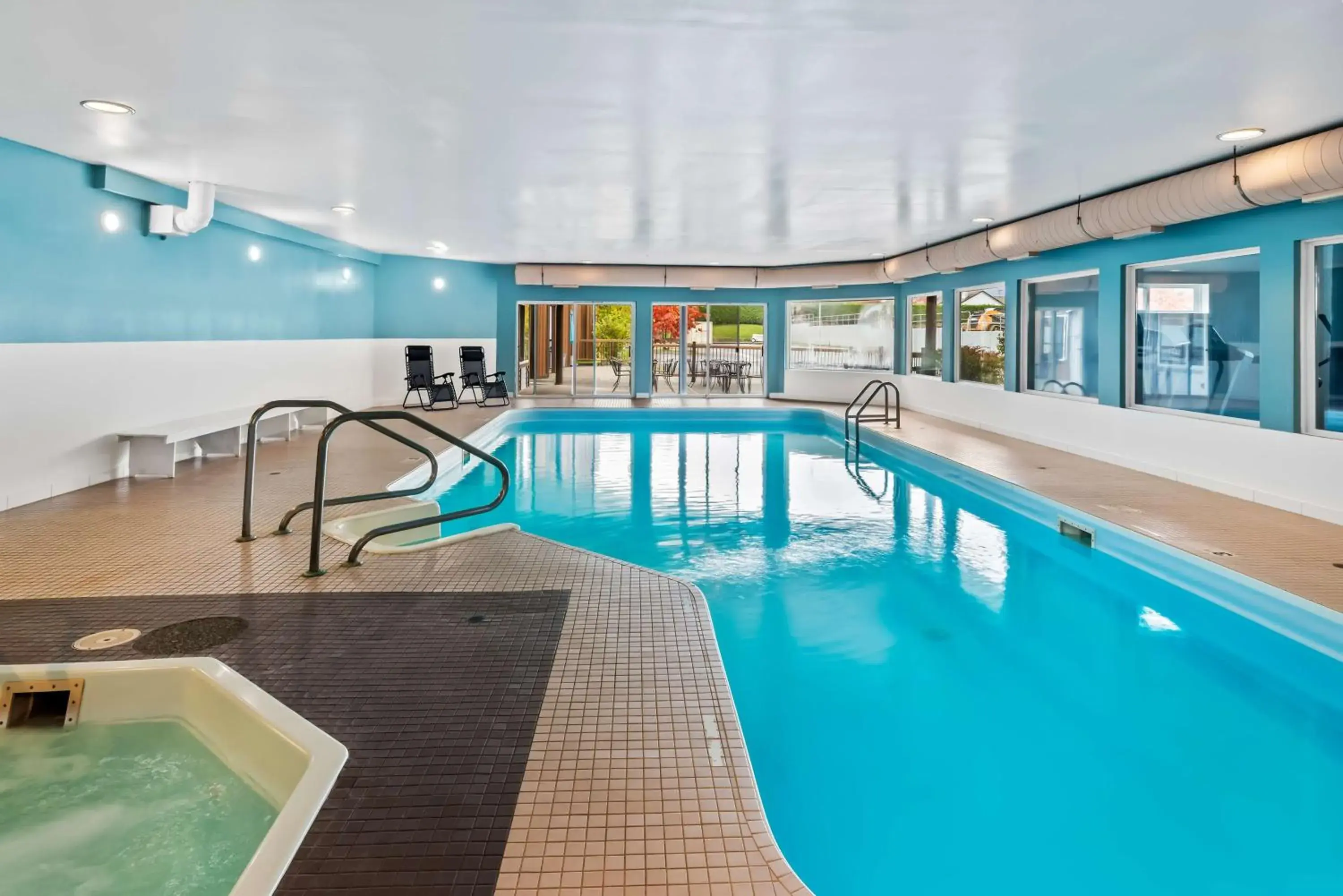 Pool view in Hotel Feng, BW Signature Collection Pool view in Hotel Feng, BW Signature Collection