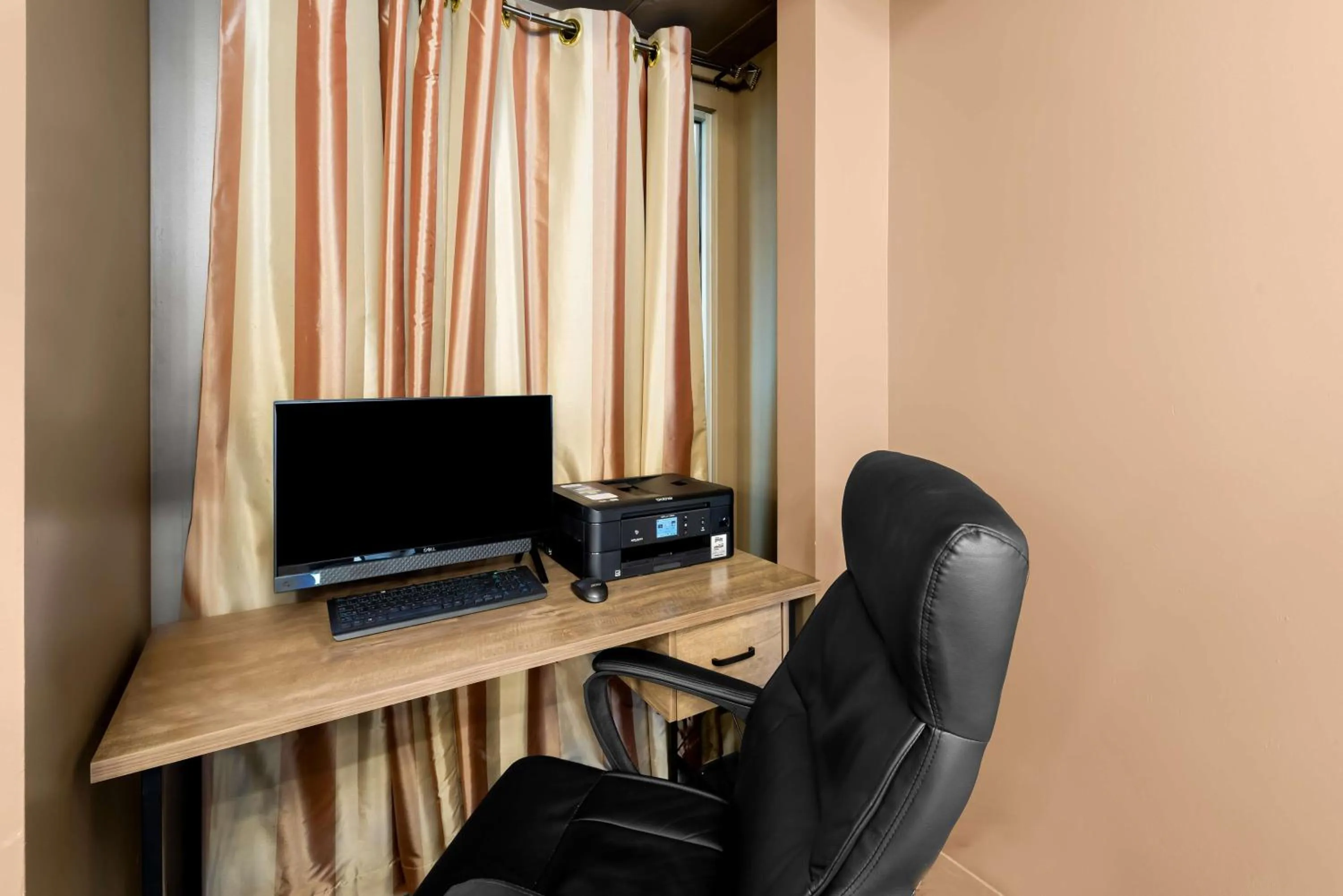 Business facilities in Travelodge by Wyndham Parksville