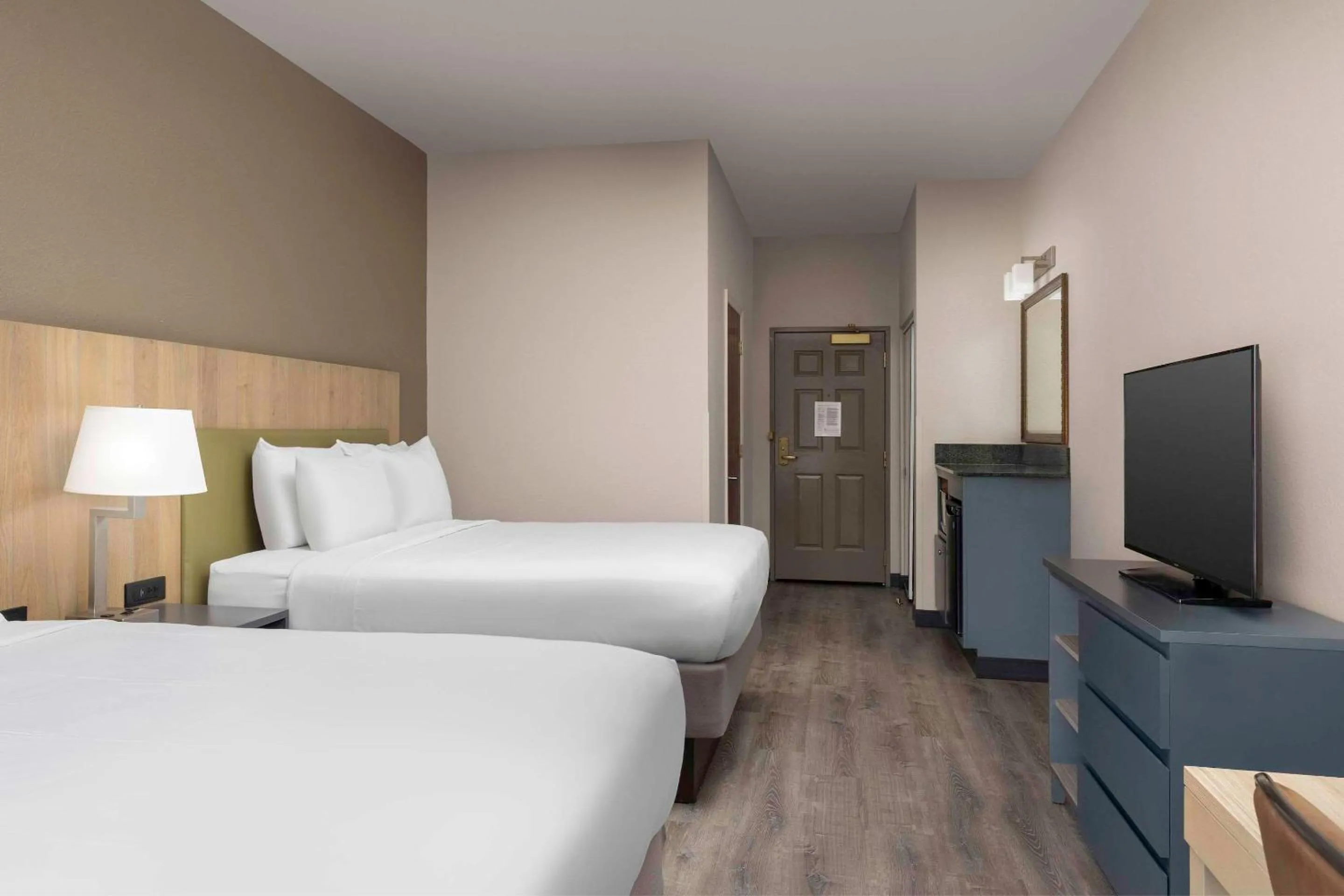 Bedroom, Bed in Country Inn & Suites by Radisson, Gainesville, FL