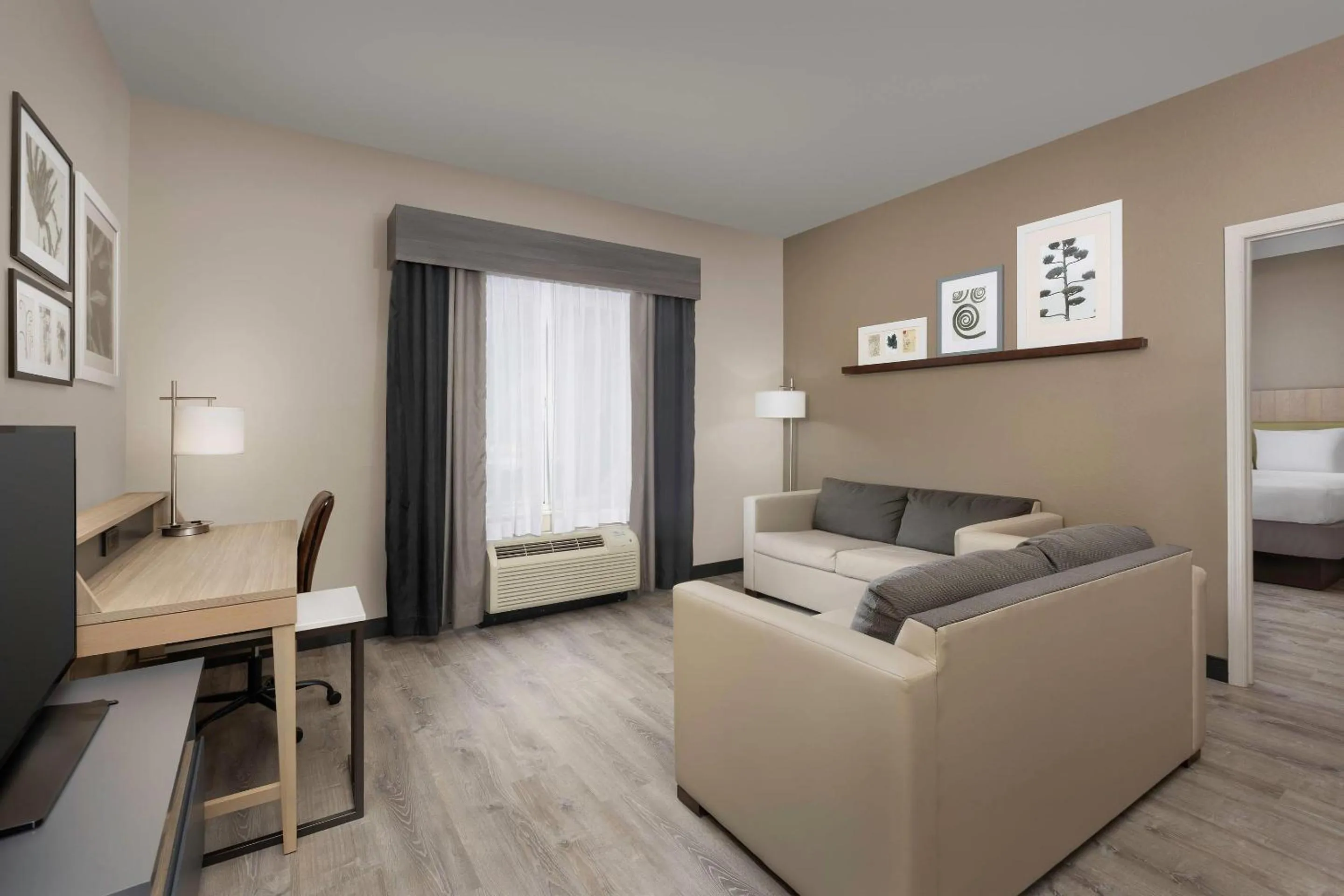 Bedroom, Bed in Country Inn & Suites by Radisson, Gainesville, FL