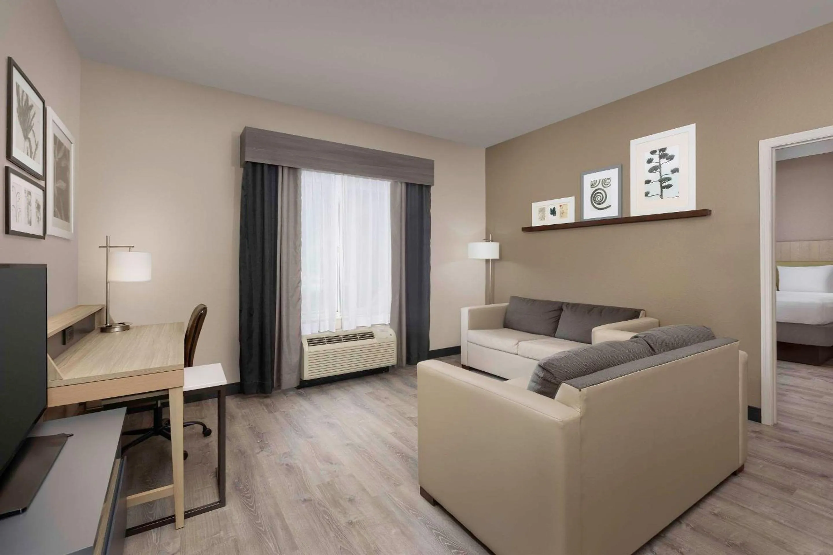 Bedroom, Bed in Country Inn & Suites by Radisson, Gainesville, FL