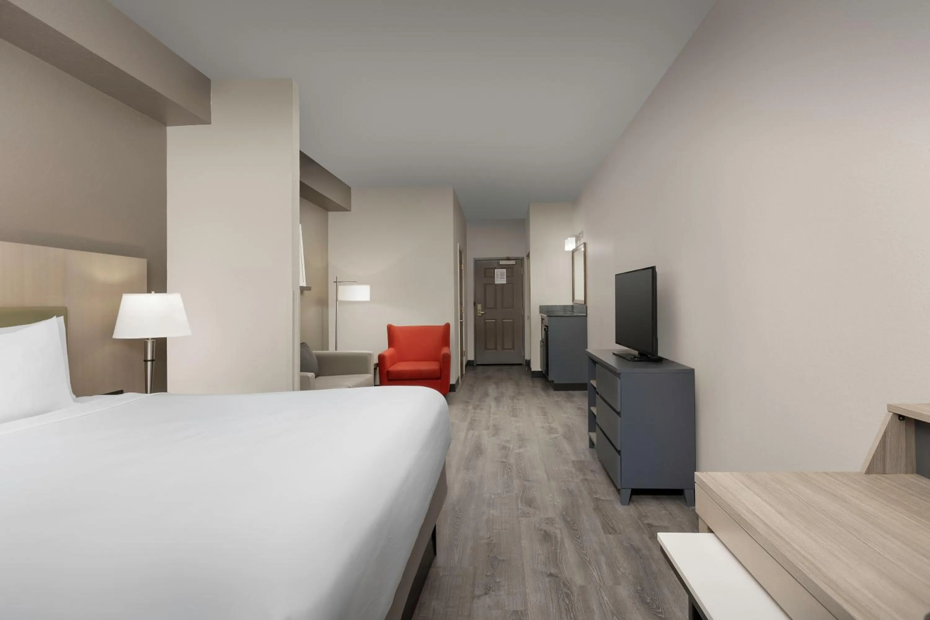 Photo of the whole room, Bed in Country Inn & Suites by Radisson, Gainesville, FL