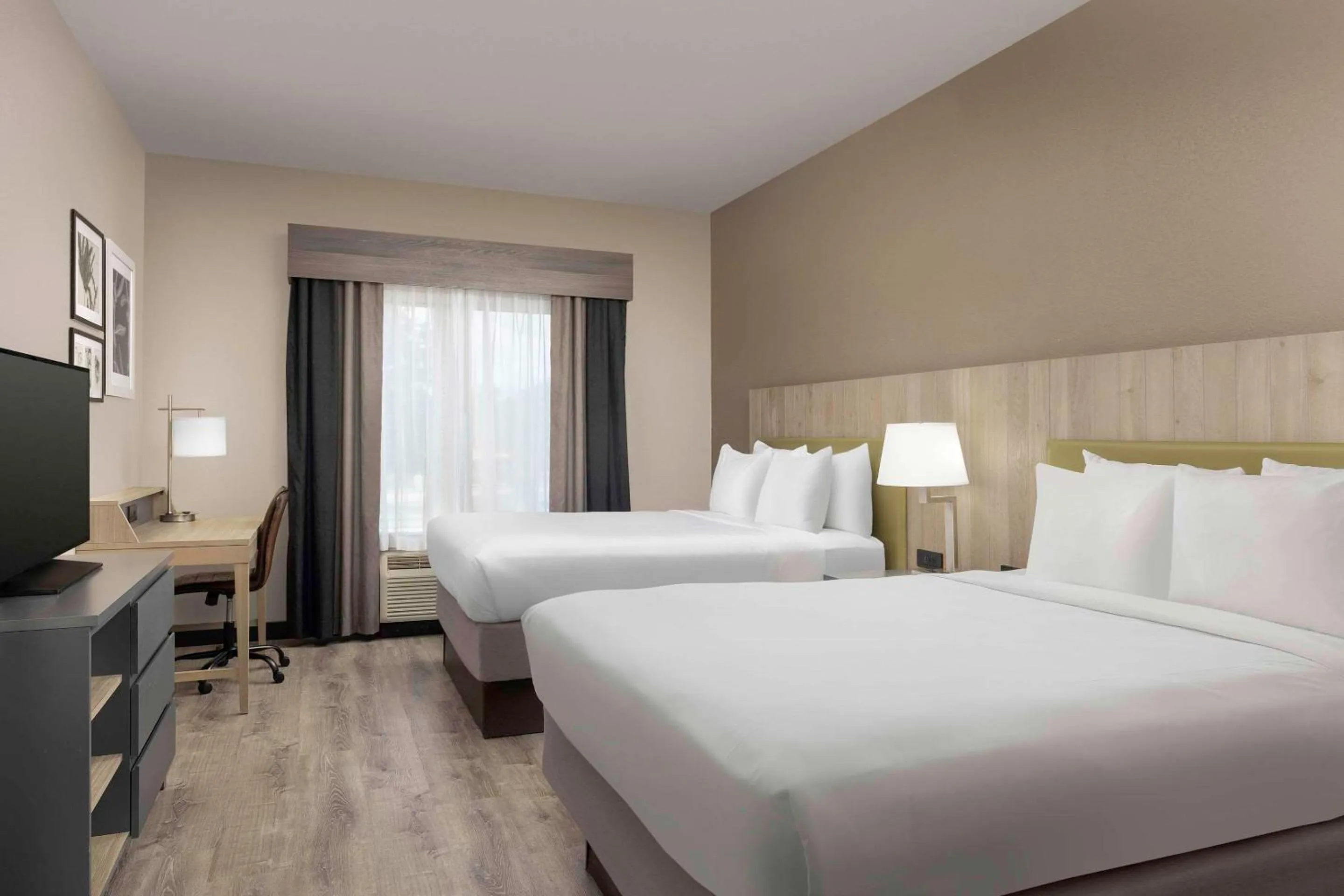 Bedroom, Bed in Country Inn & Suites by Radisson, Gainesville, FL