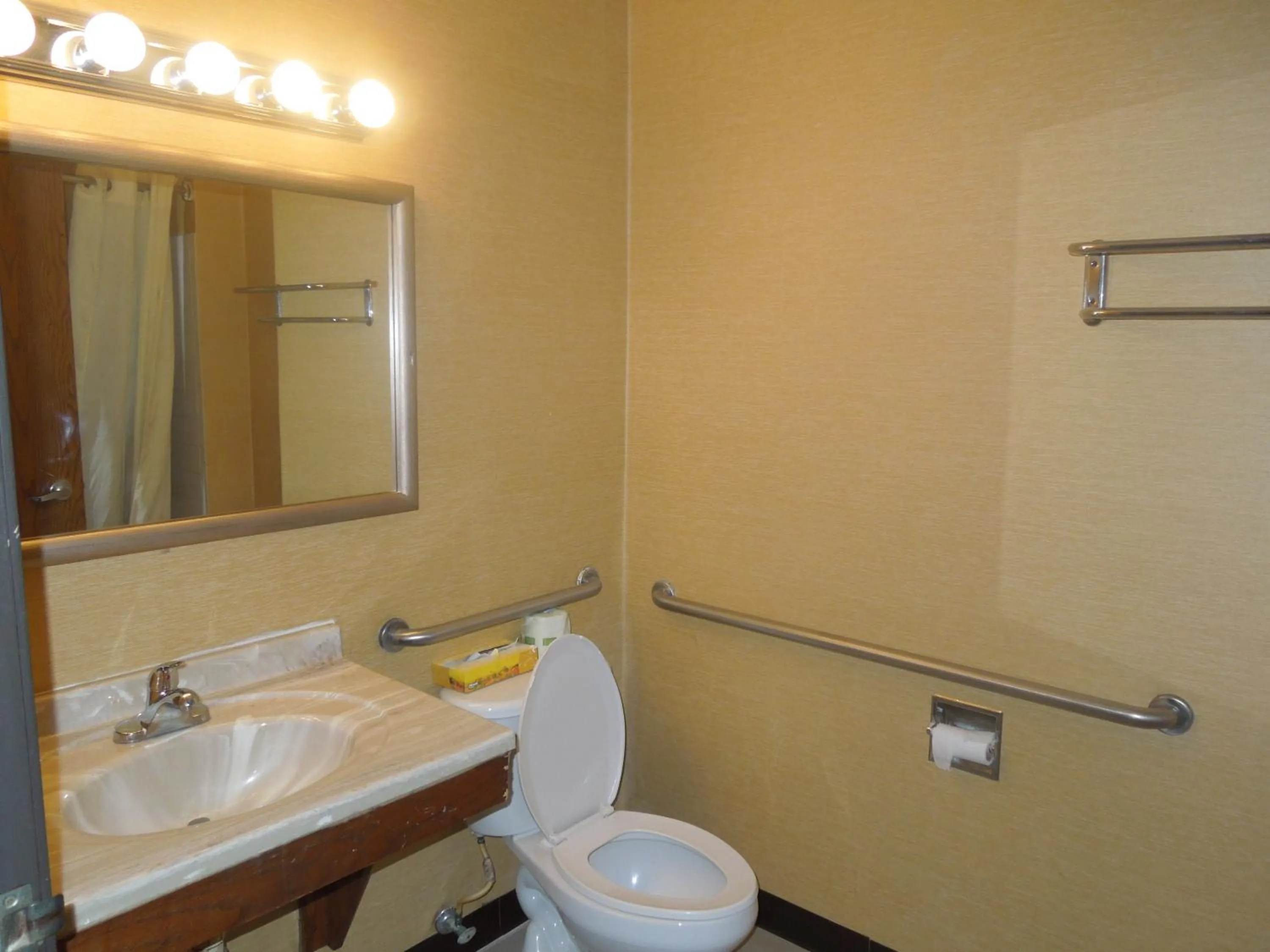 Bathroom in Super 8 by Wyndham Waldorf