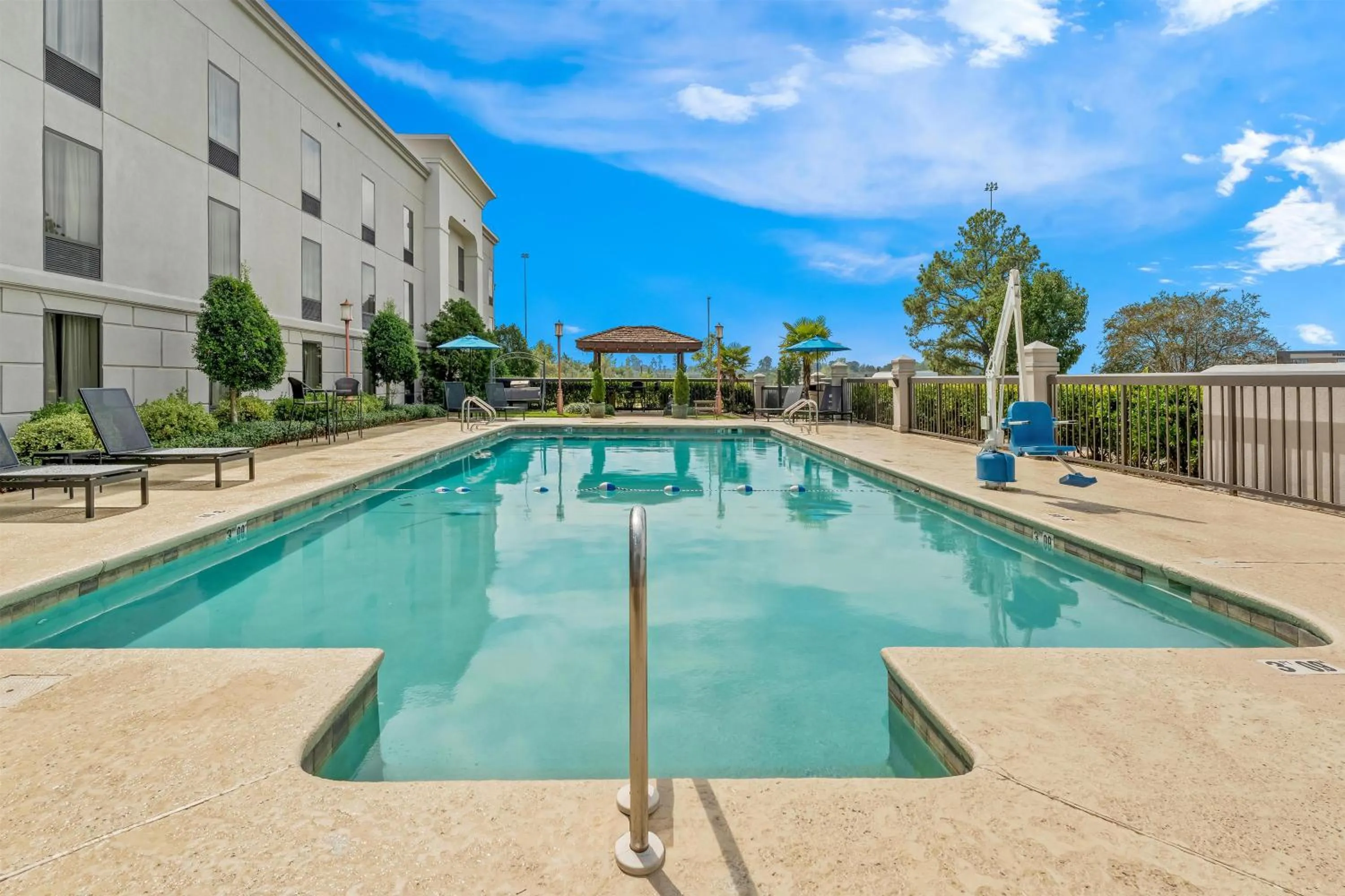 Pool view in Hampton Inn & Suites Tifton