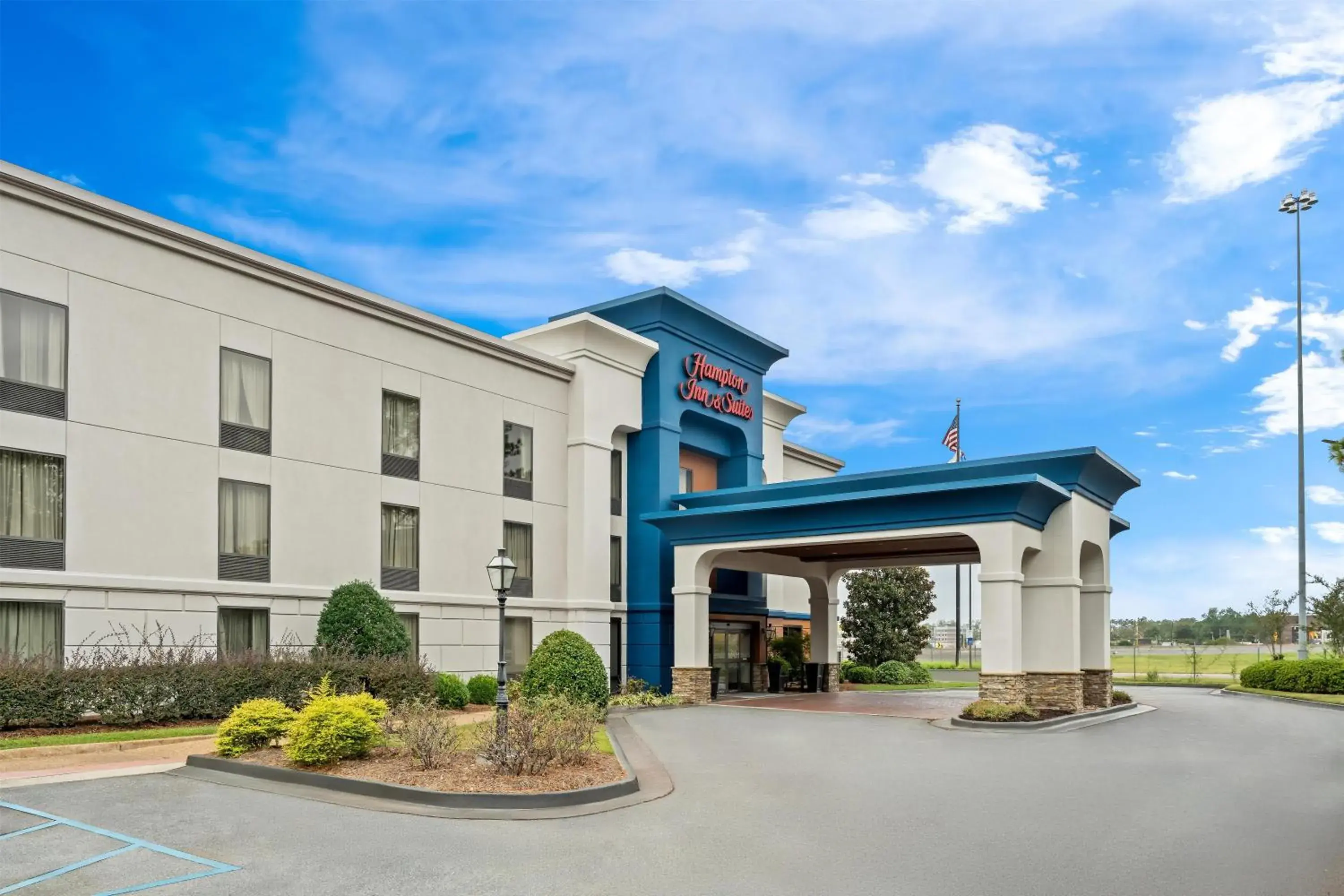 Property building in Hampton Inn & Suites Tifton Property building in Hampton Inn & Suites Tifton