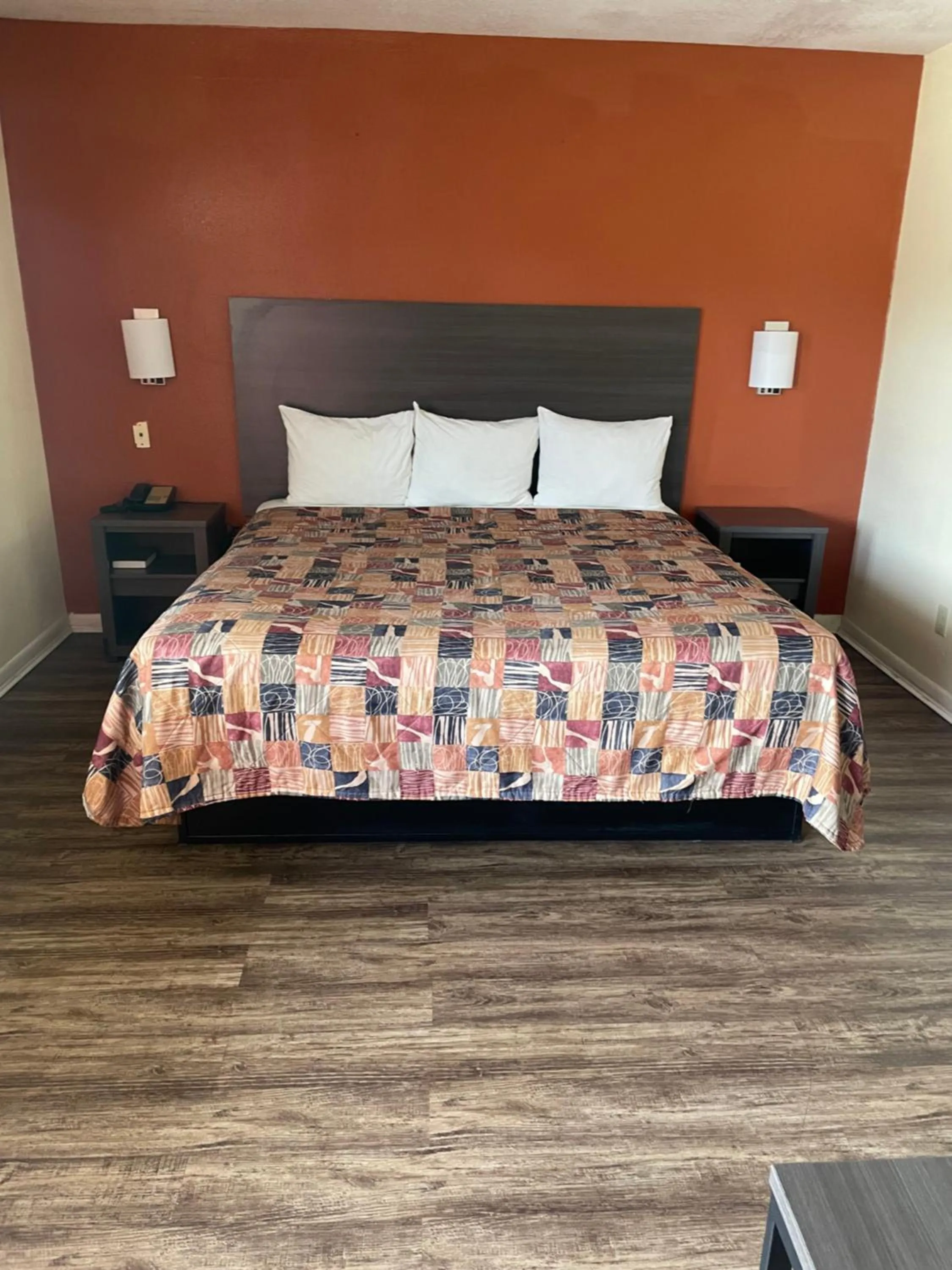 Bed in Relax Inn Marlin