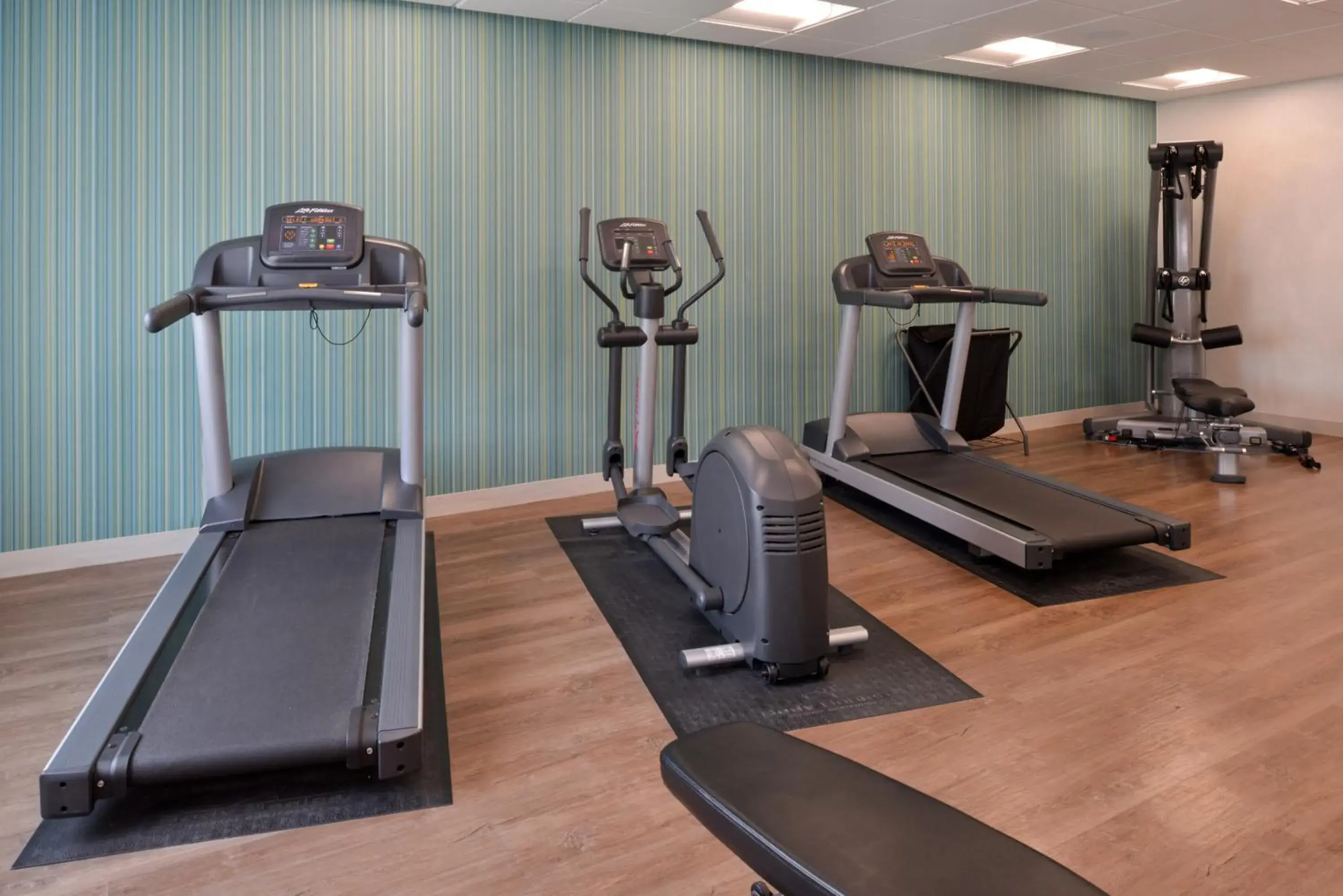 Fitness centre/facilities in Holiday Inn Express & Suites - Omaha - 120th and Maple by IHG Fitness centre/facilities in Holiday Inn Express & Suites - Omaha - 120th and Maple by IHG