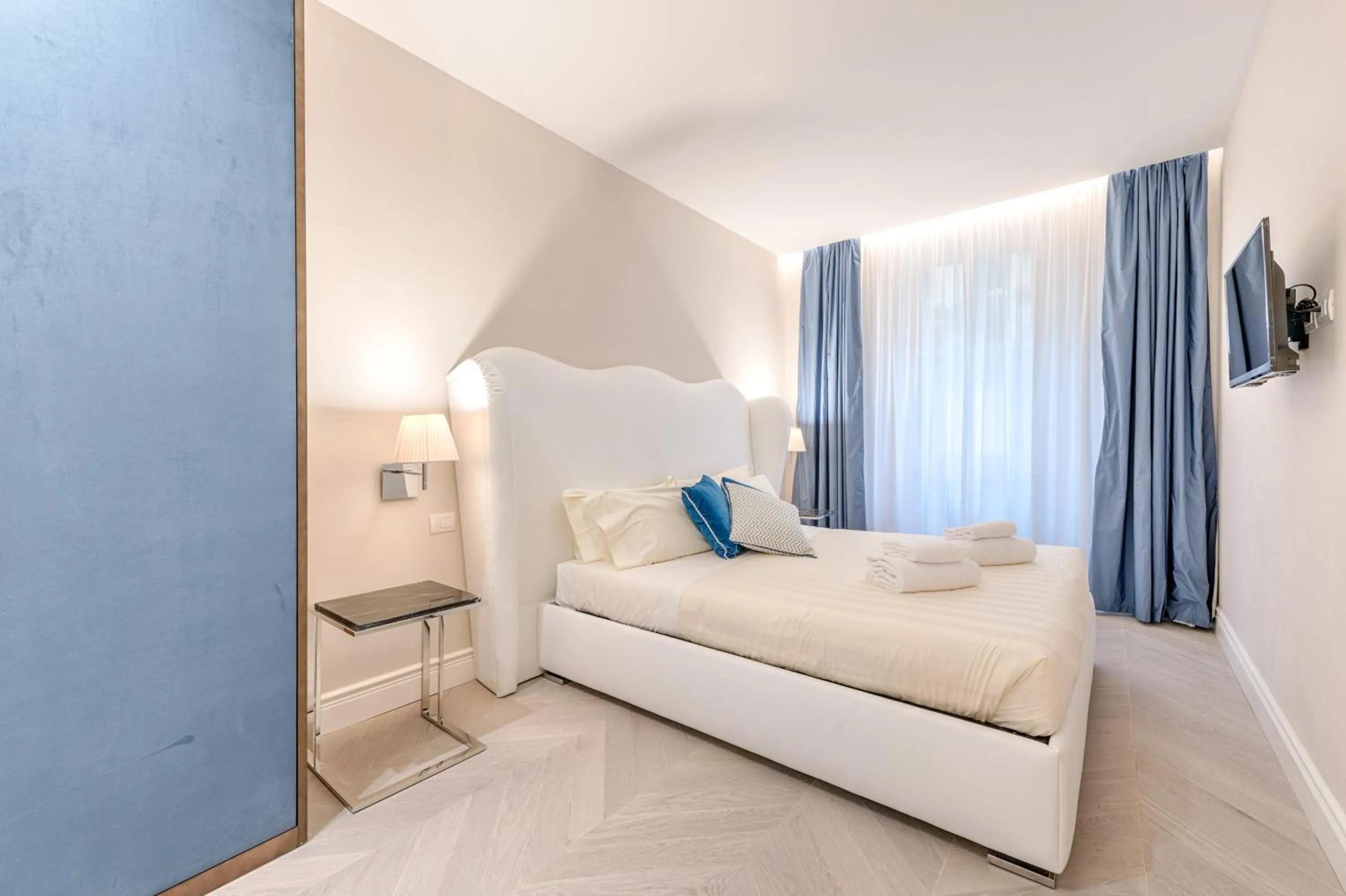 Bedroom, Bed in Luxury Blue River by Mmega