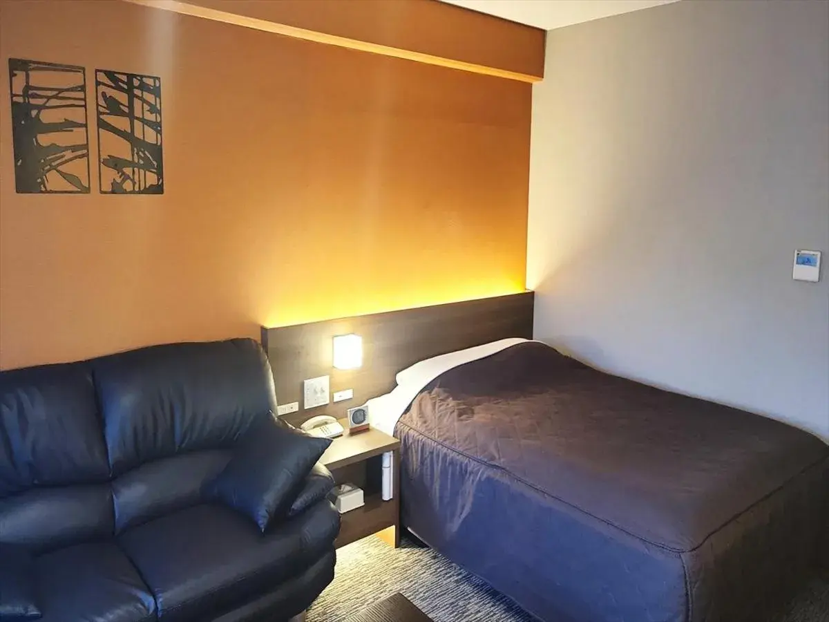 Bed in Maple Arima Bed in Maple Arima