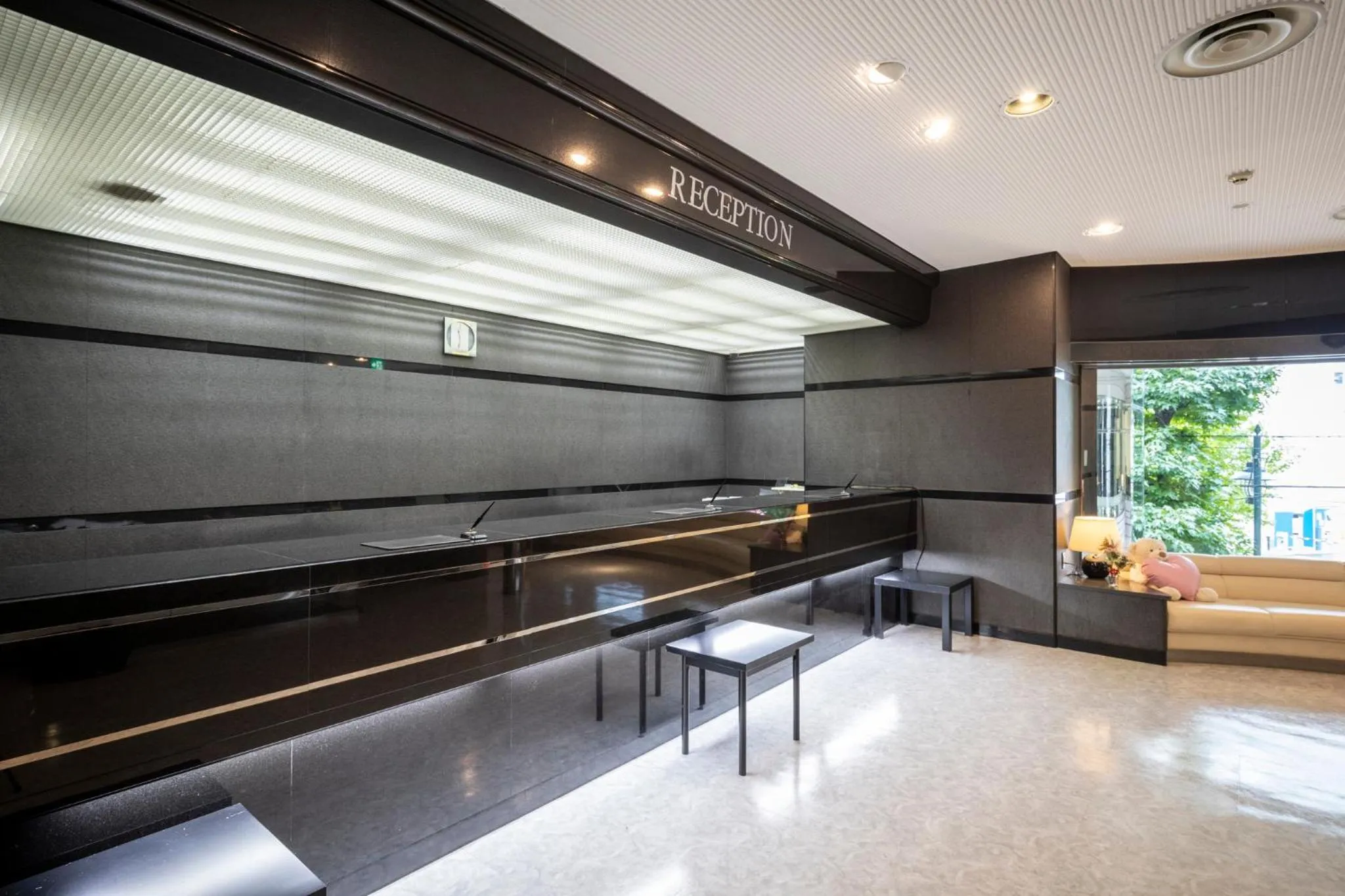 Seating area in Court Hotel Niigata