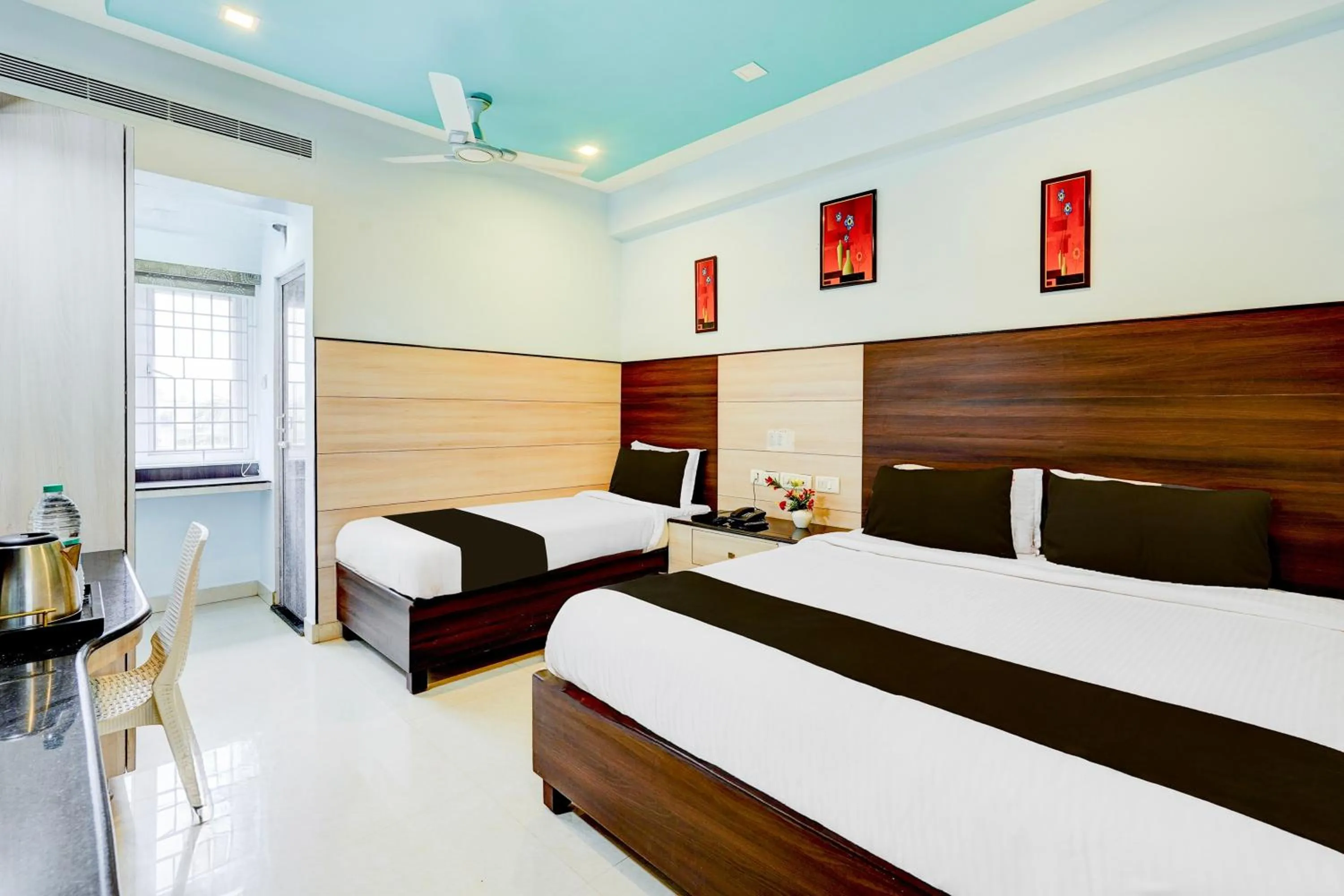 Bedroom, Bed in Super Townhouse Chennai Near Airport Formerly Sai Bala Budget