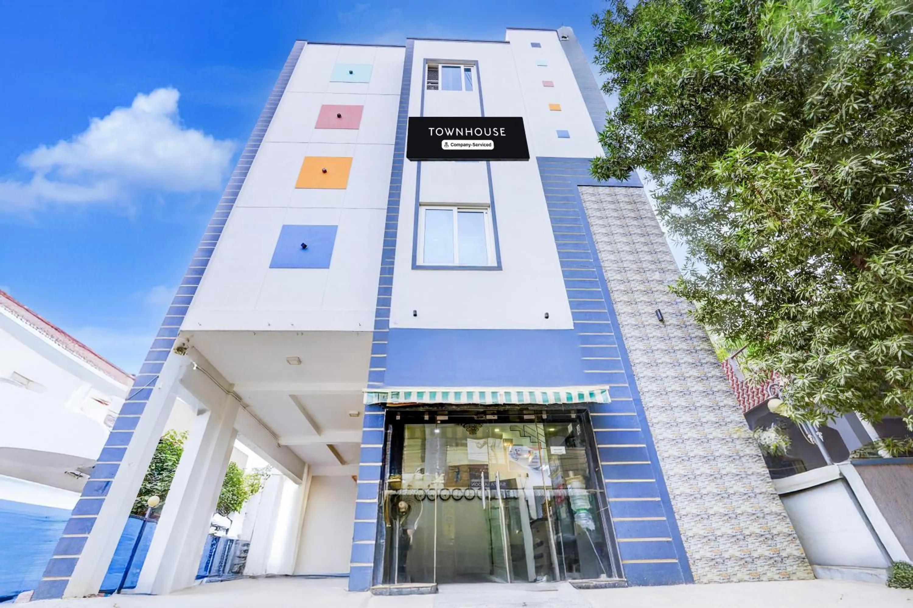 Facade/entrance in Super Townhouse Chennai Near Airport Formerly Sai Bala Budget