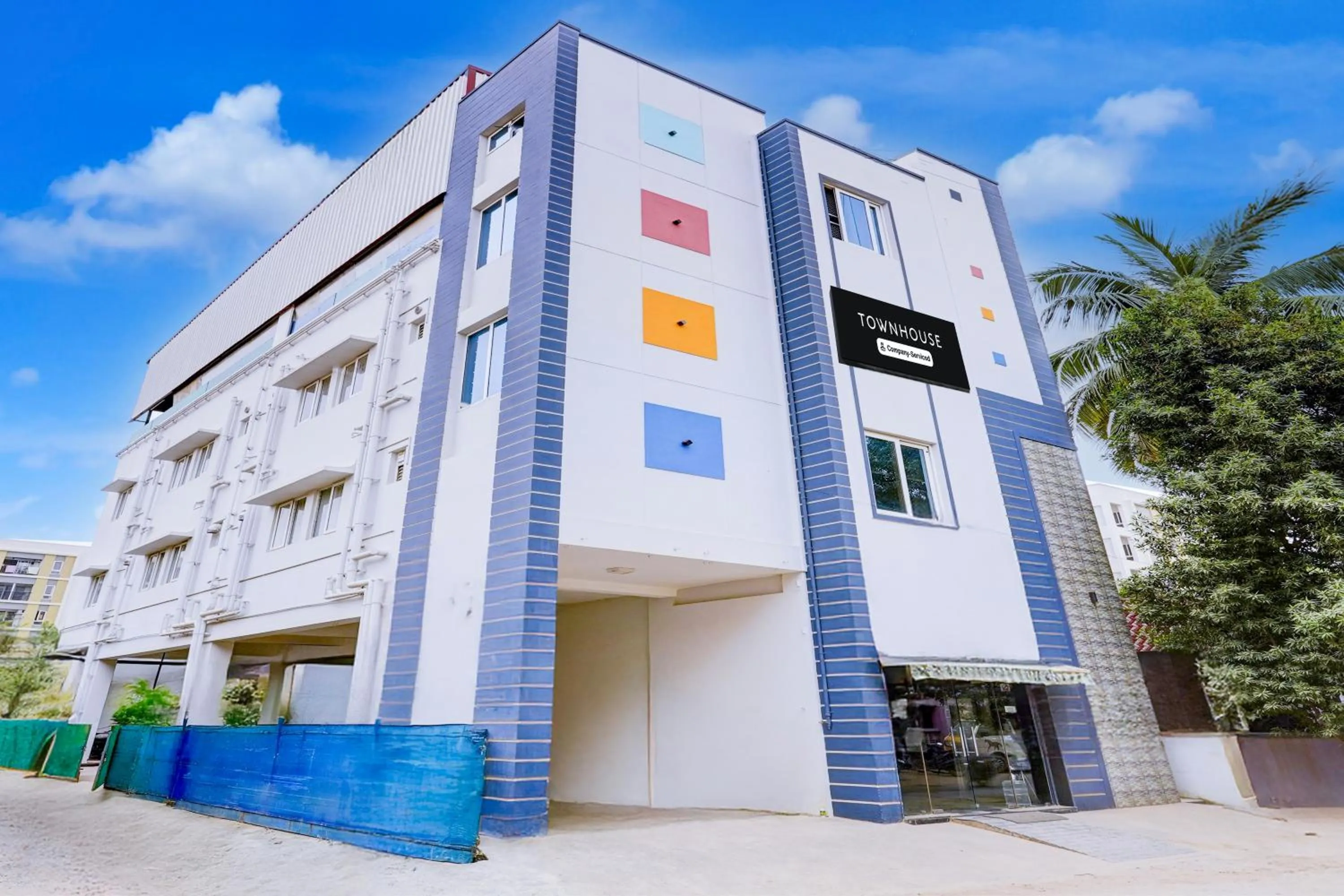 Facade/entrance in Super Townhouse Chennai Near Airport Formerly Sai Bala Budget