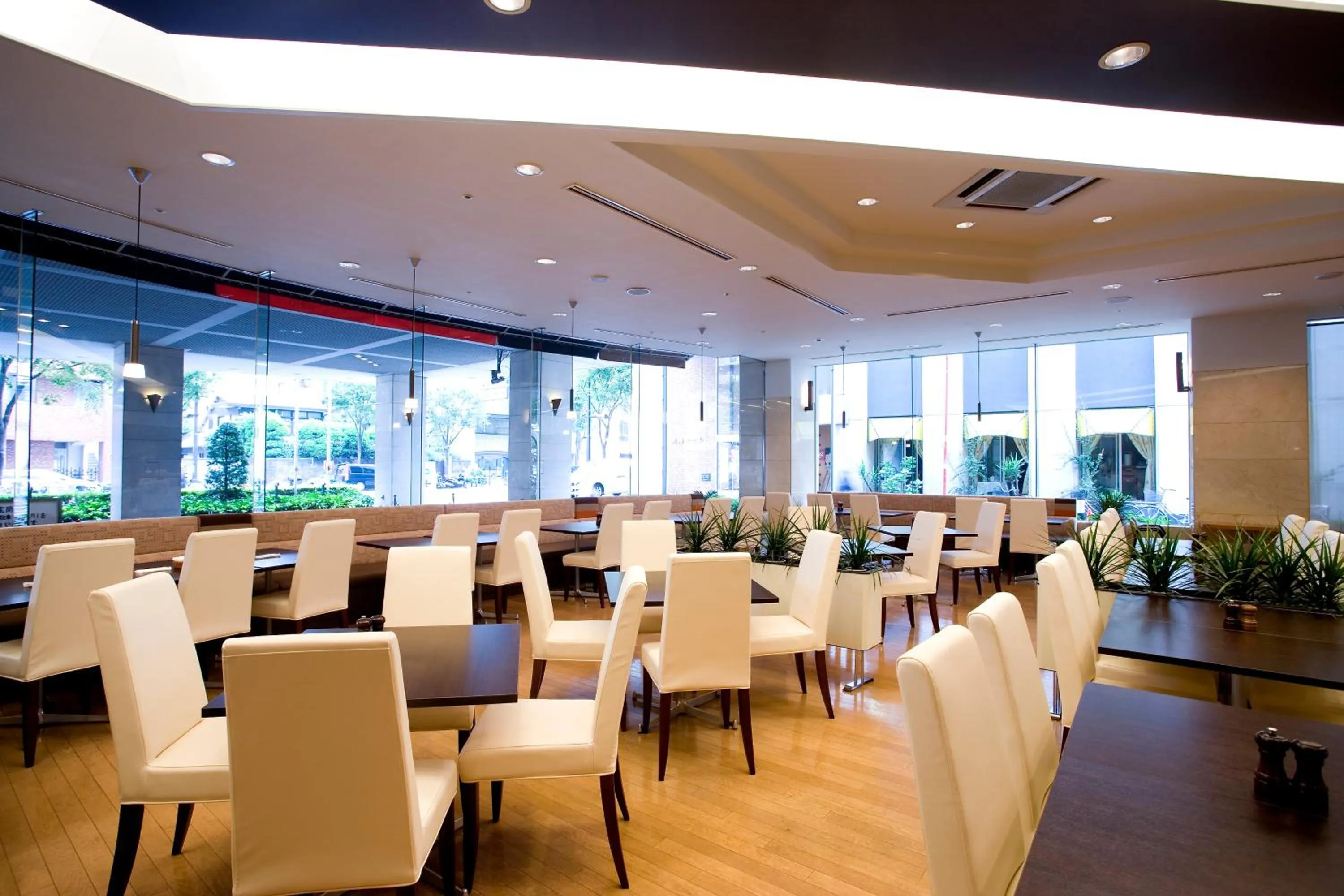 Restaurant/places to eat in ART HOTEL Nippori Lungwood