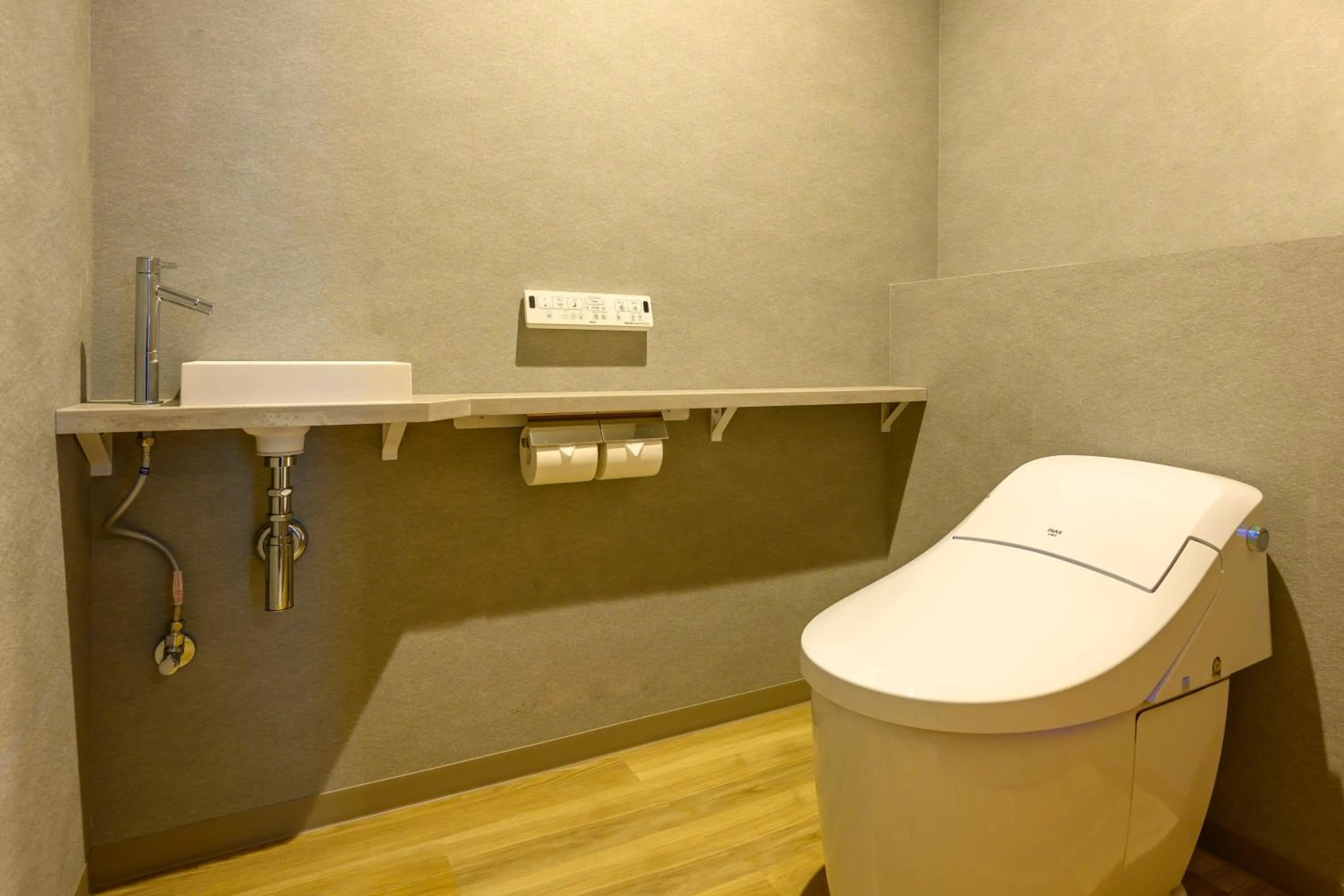 Toilet in ART HOTEL Nippori Lungwood