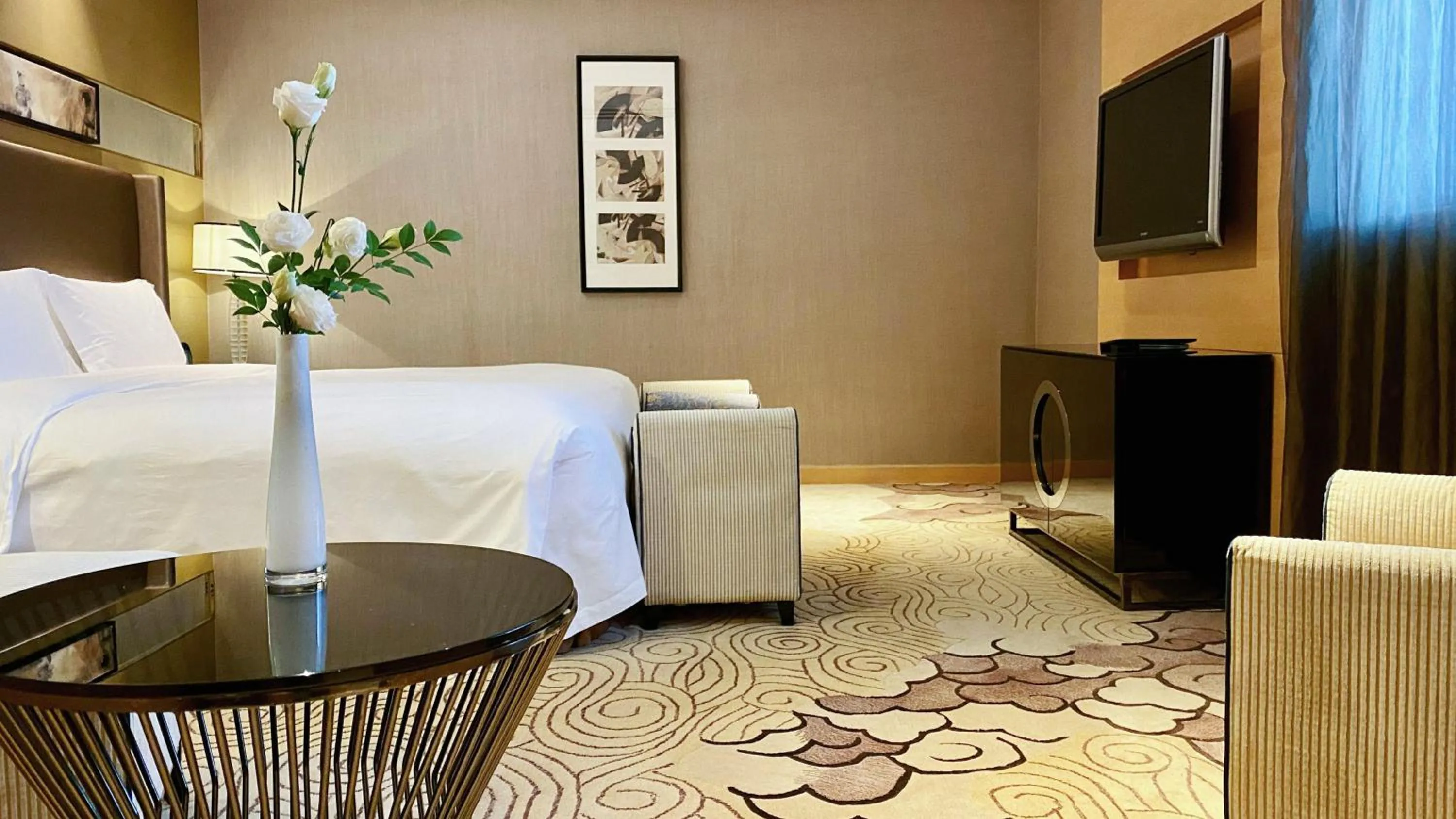 Bed in Crowne Plaza Xi'an by IHG