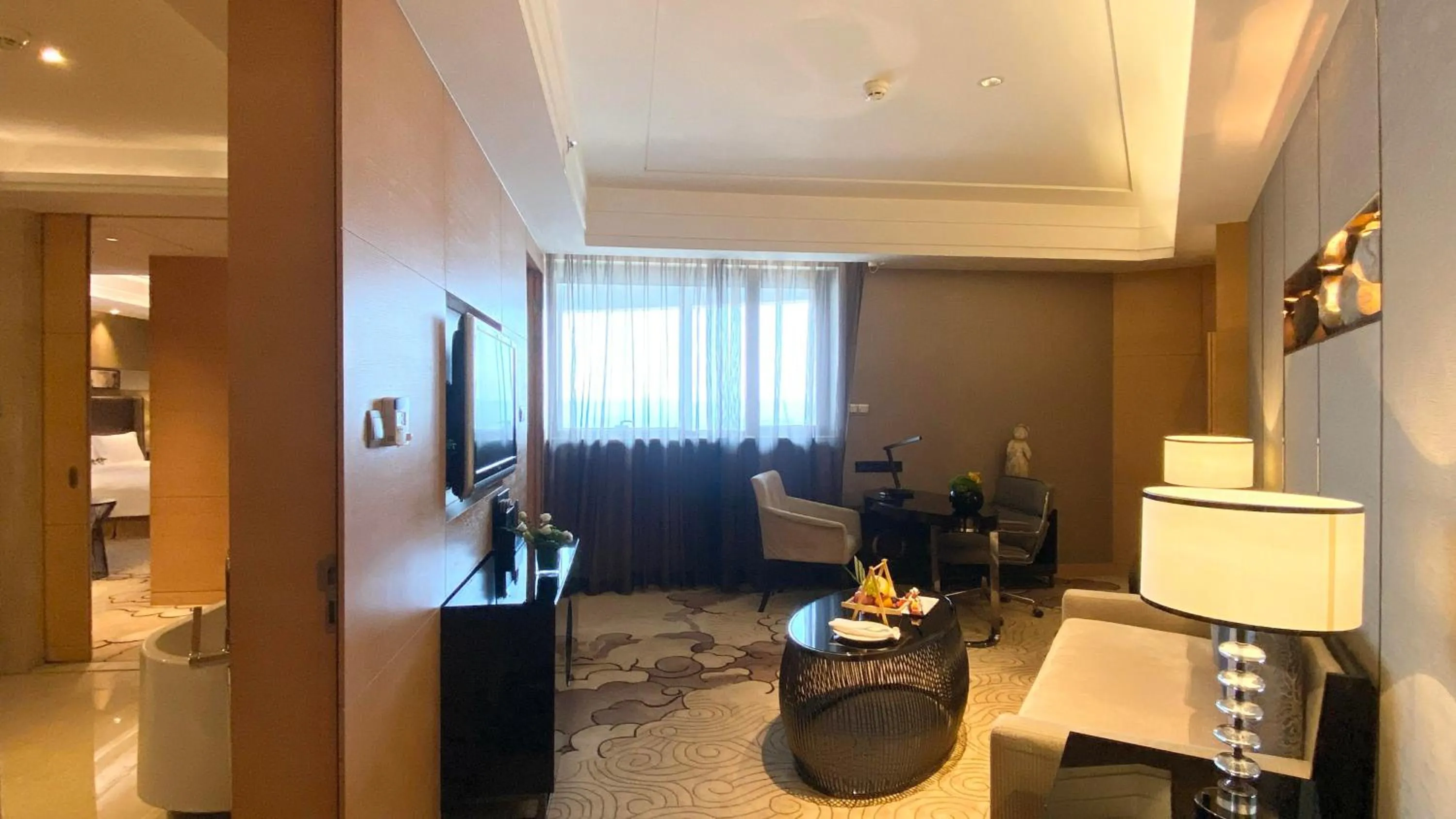 TV and multimedia in Crowne Plaza Xi'an by IHG