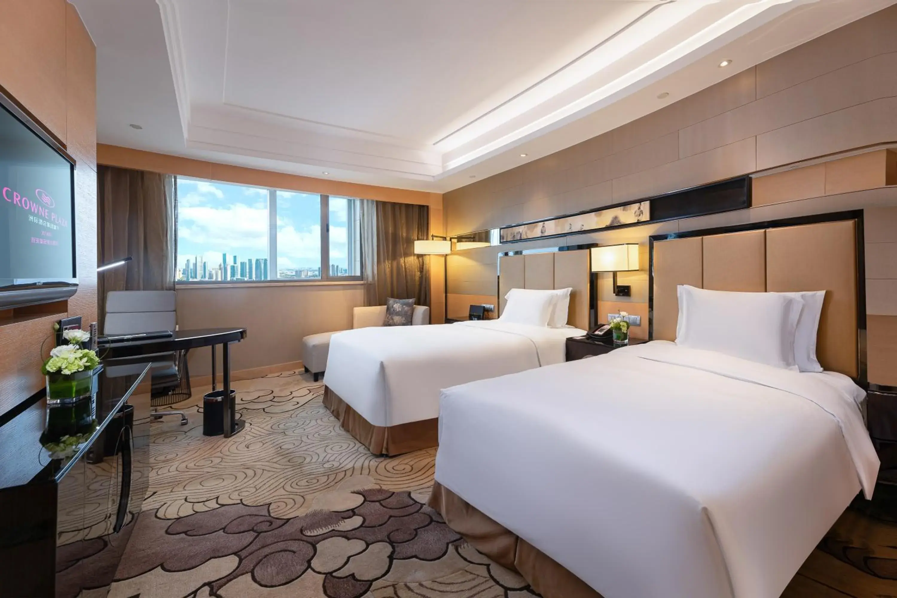 Bed in Crowne Plaza Xi'an by IHG Bed in Crowne Plaza Xi'an by IHG