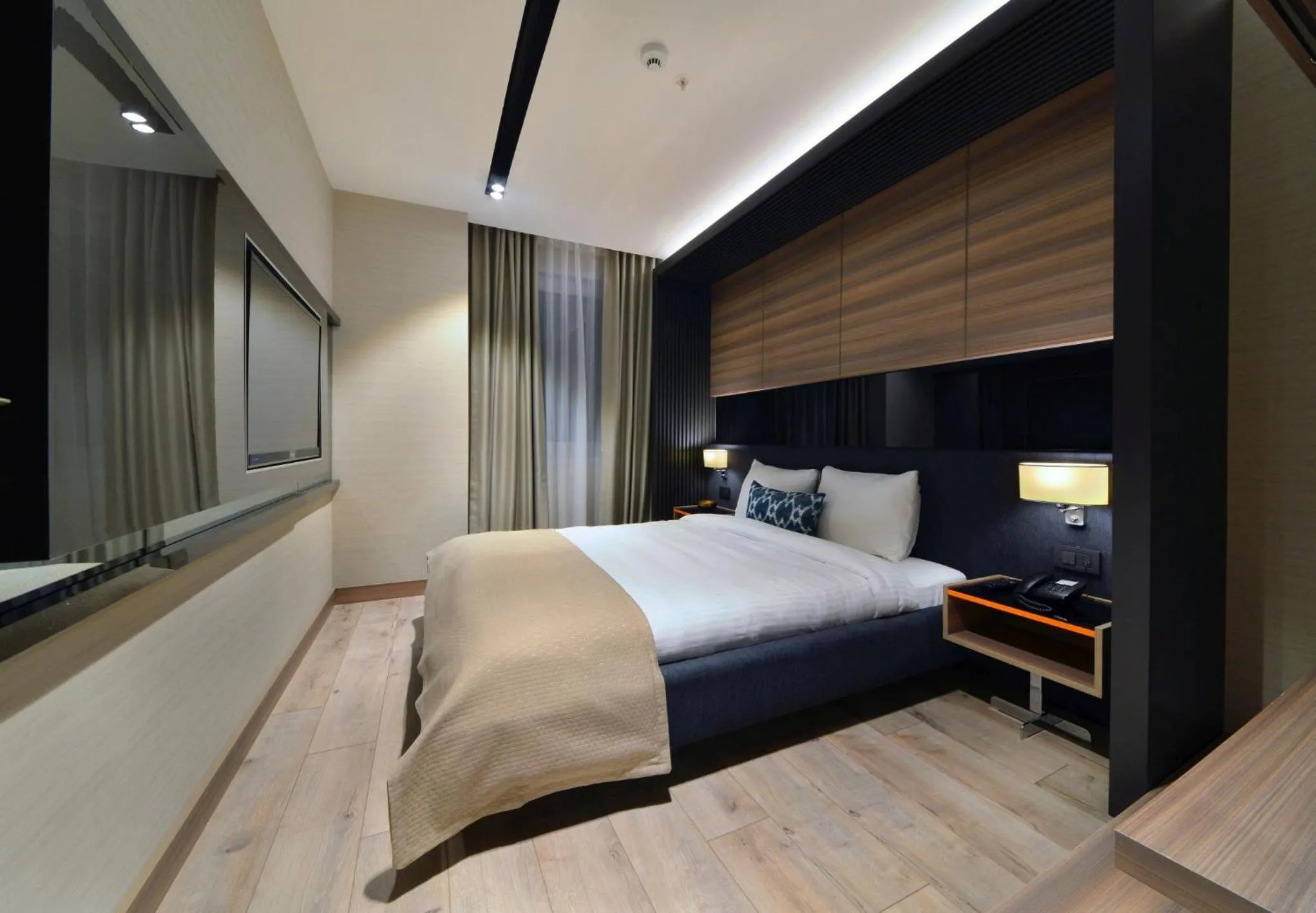 Bedroom, Bed in Nish Palace Exlusive Suites