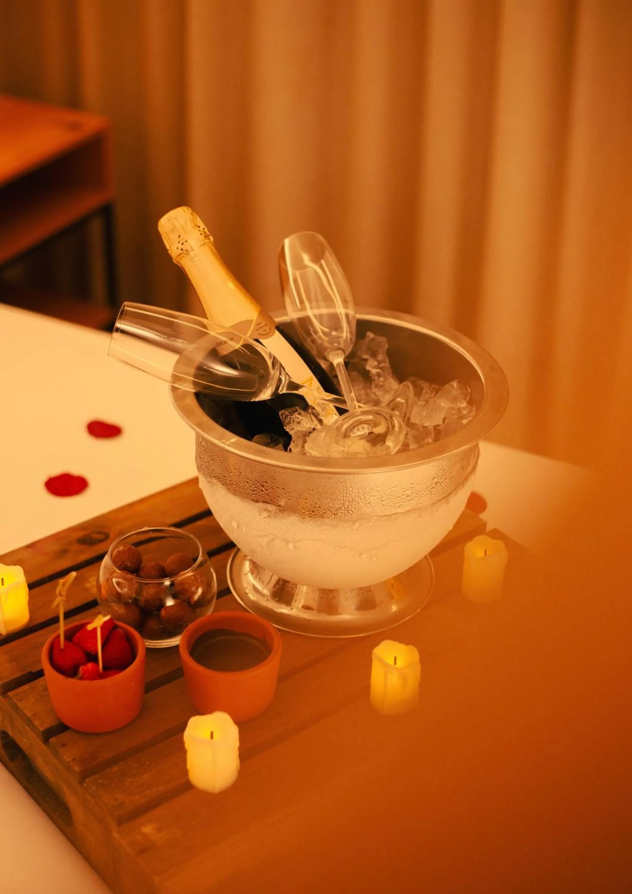 Restaurant/places to eat in Pauli Boutique Hotel