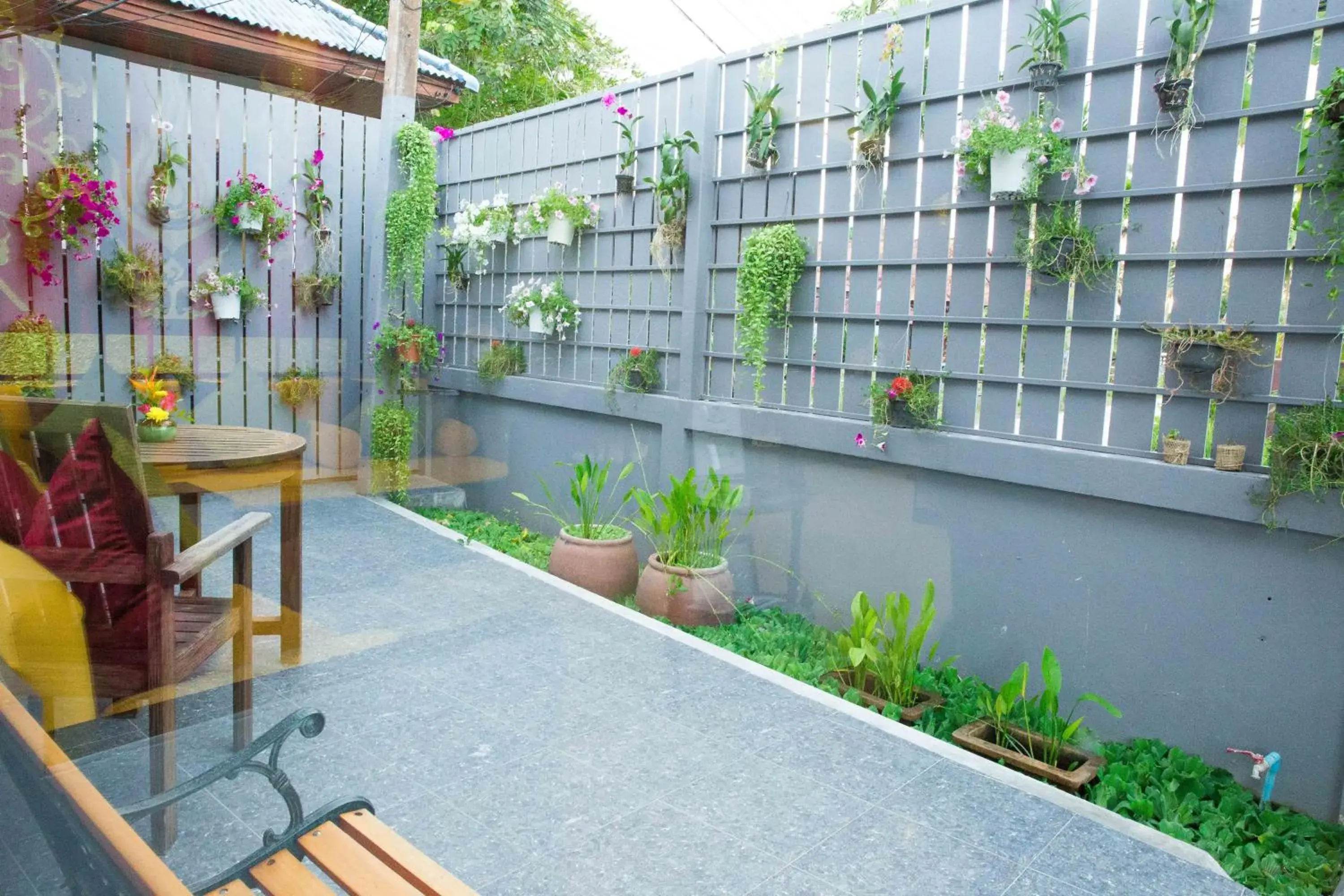 Restaurant/places to eat in The Florist Resort Restaurant/places to eat in The Florist Resort