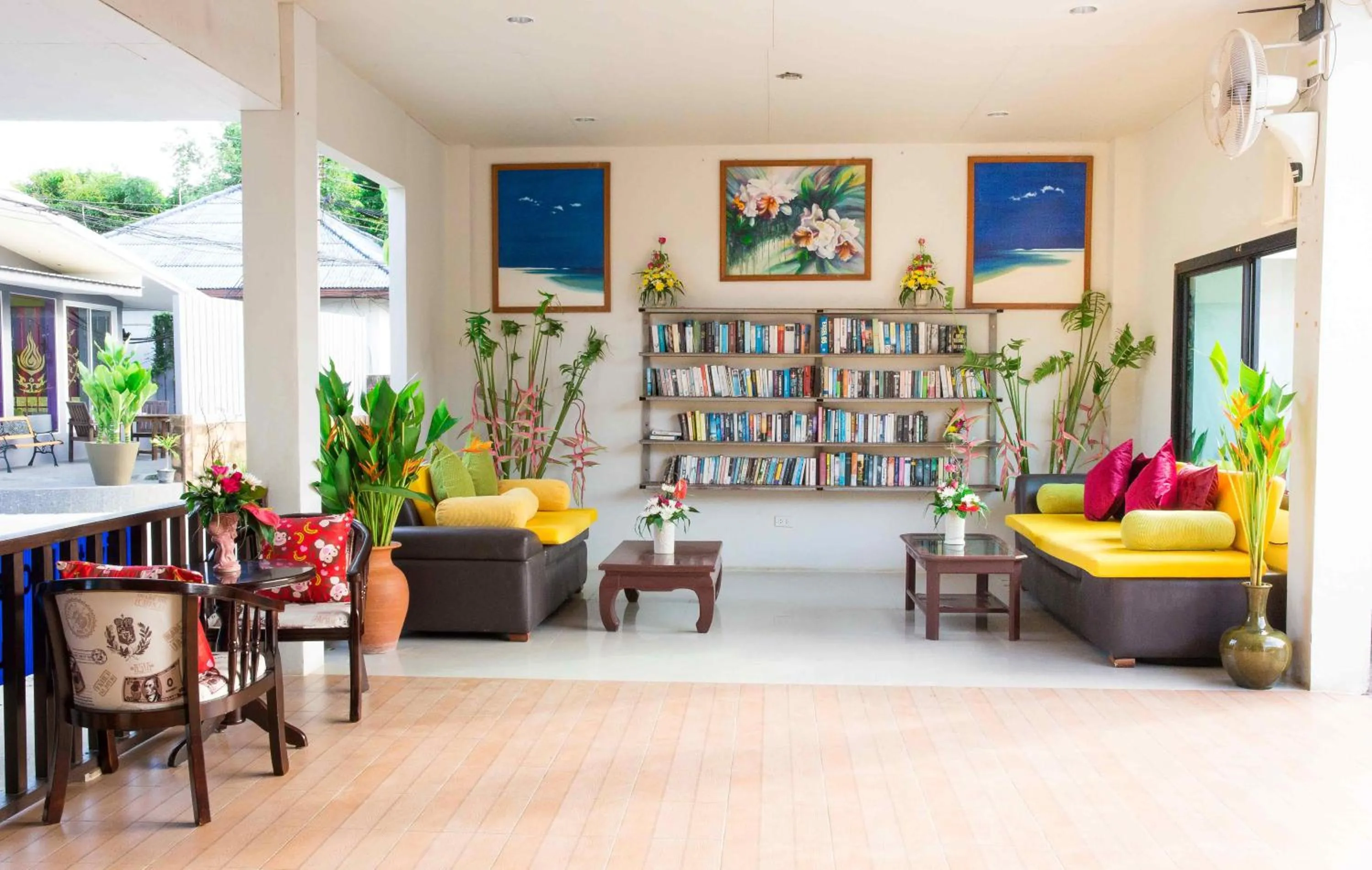 Restaurant/places to eat in The Florist Resort