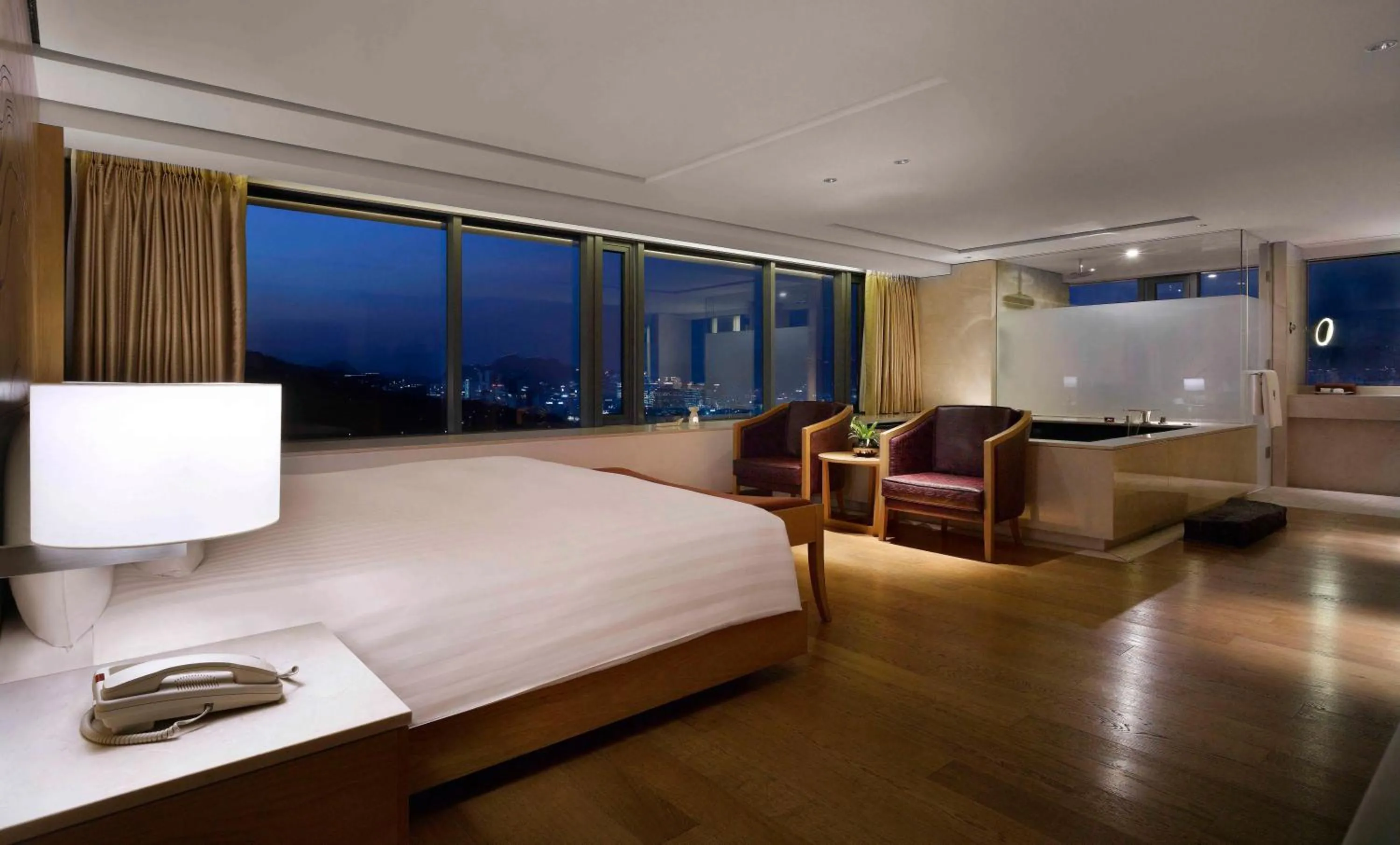 Bed in Banyan Tree Club & Spa Seoul