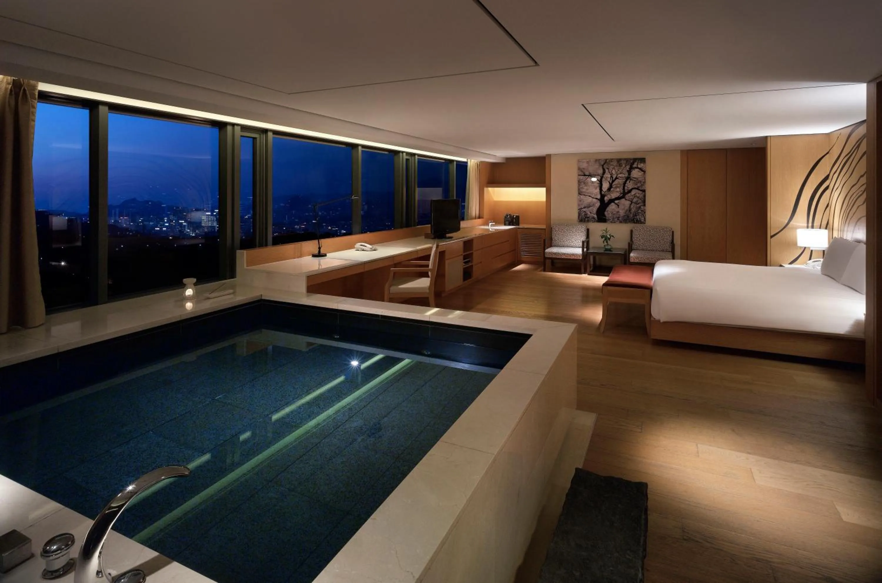 Bed in Banyan Tree Club & Spa Seoul