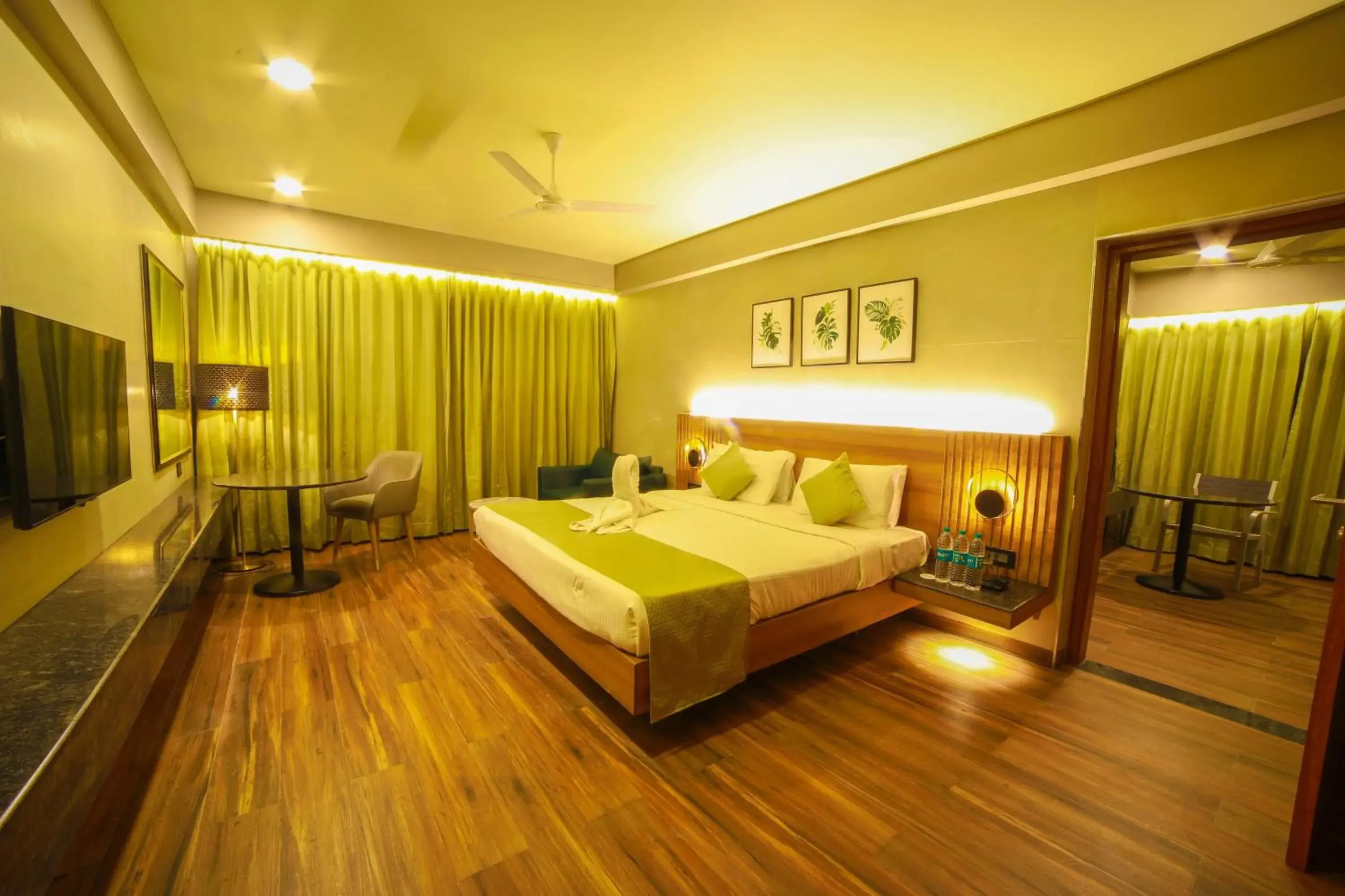 Superior King Room in Grand Palace Hotel & Spa Superior King Room in Grand Palace Hotel & Spa