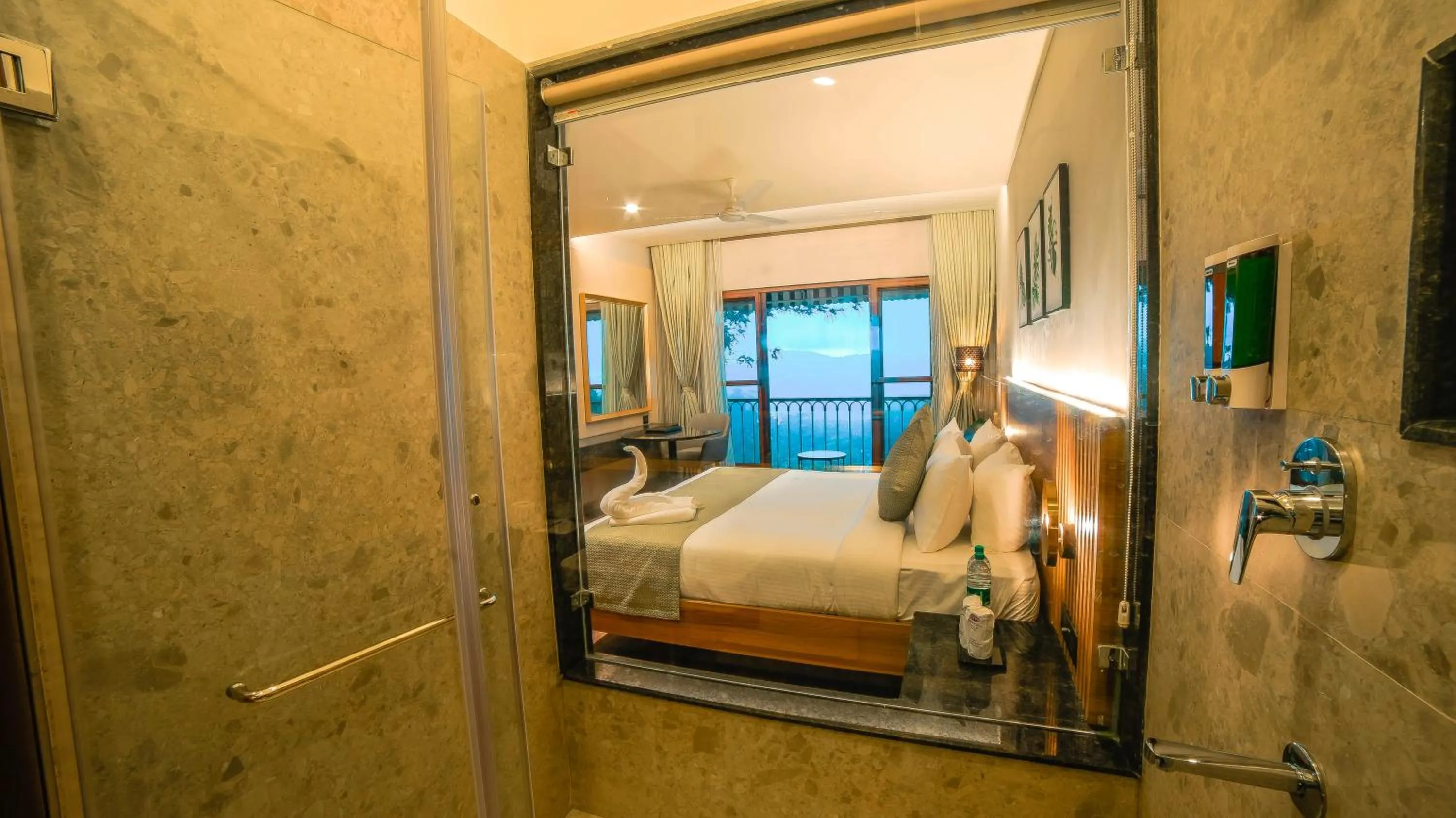 Bathroom, Bed in Grand Palace Hotel & Spa