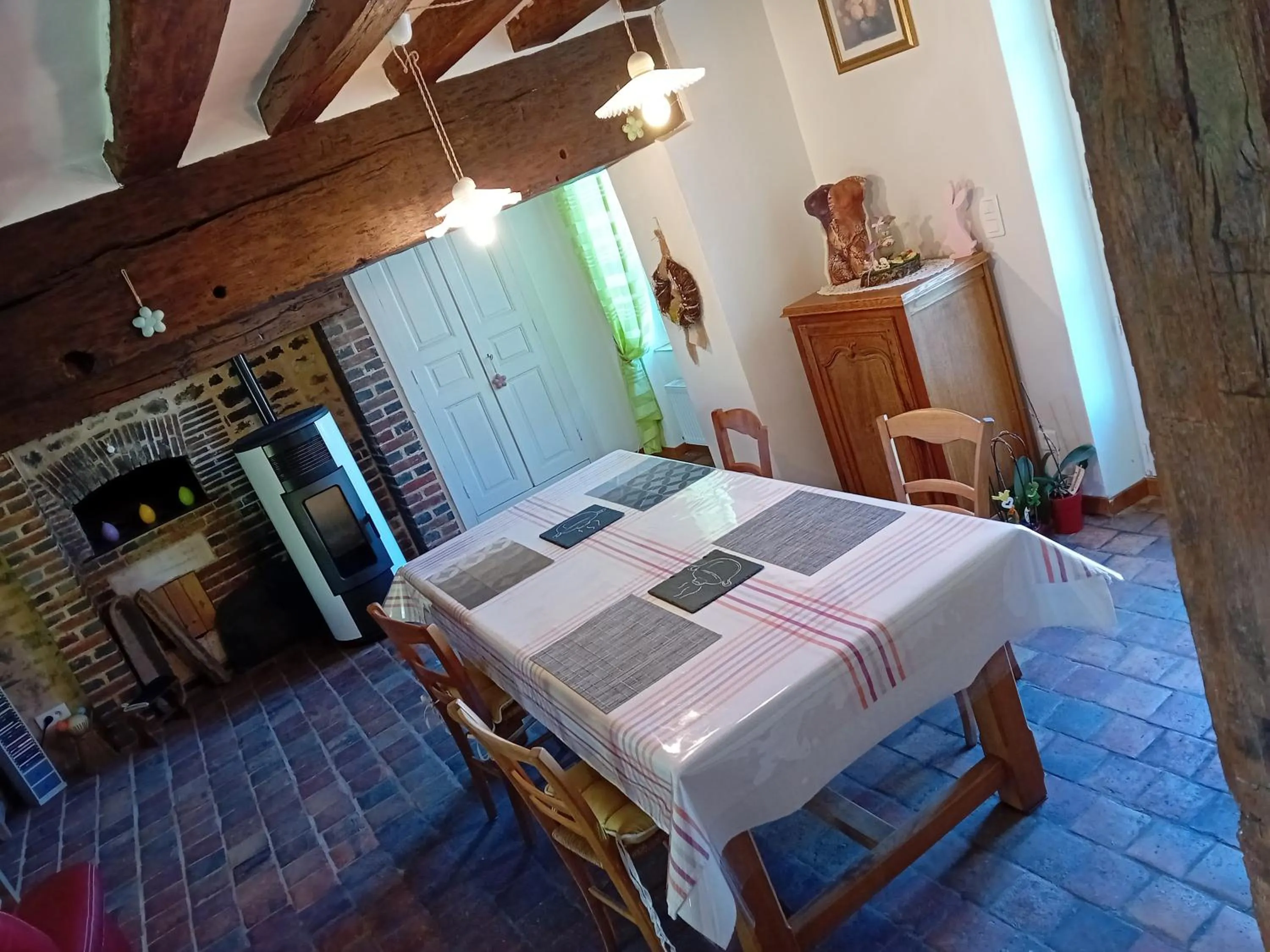 Dining area in La Treille