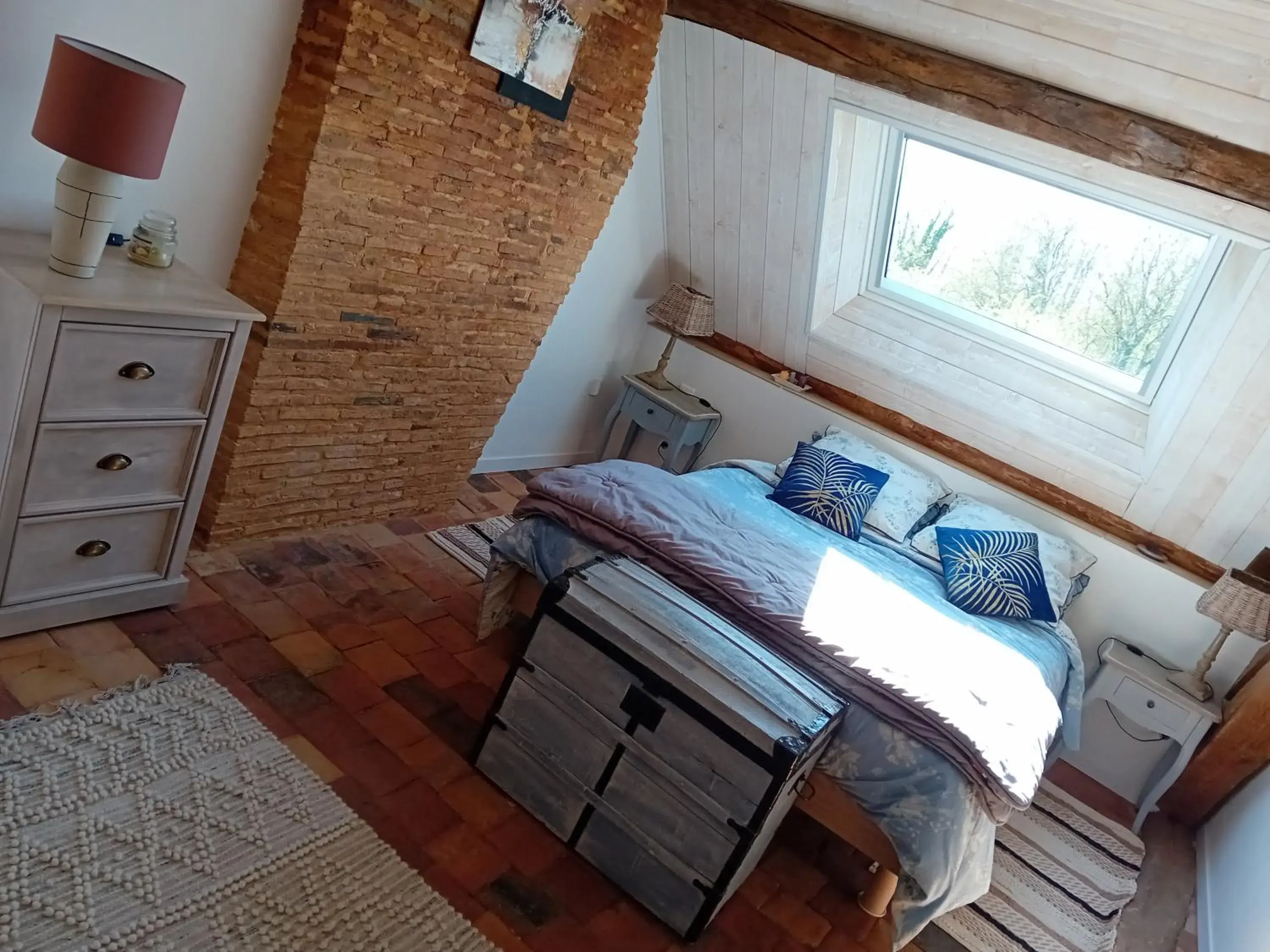 Double Room with Private Bathroom in La Treille Double Room with Private Bathroom in La Treille