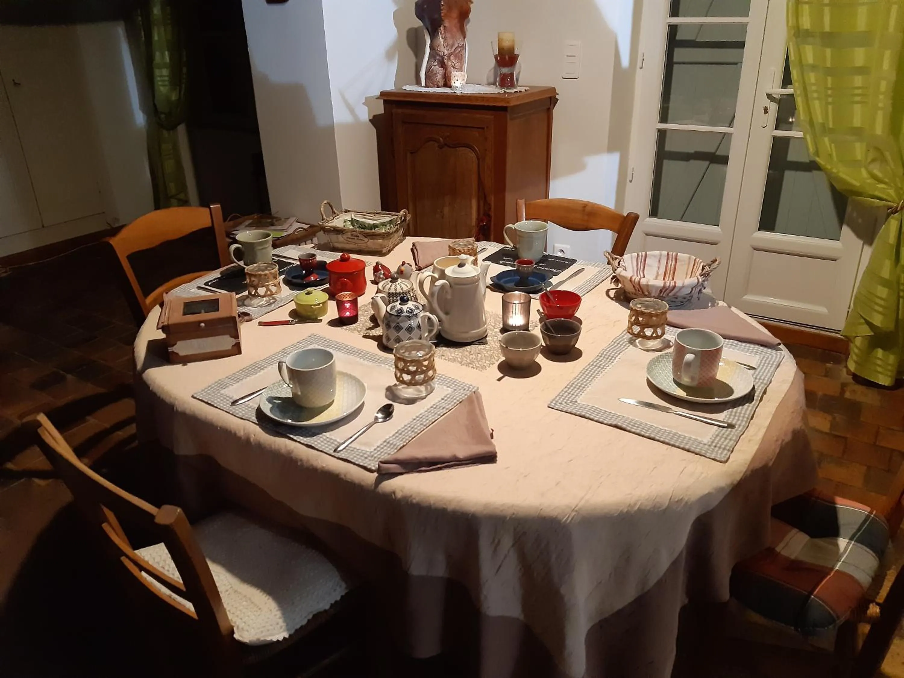 Breakfast in La Treille