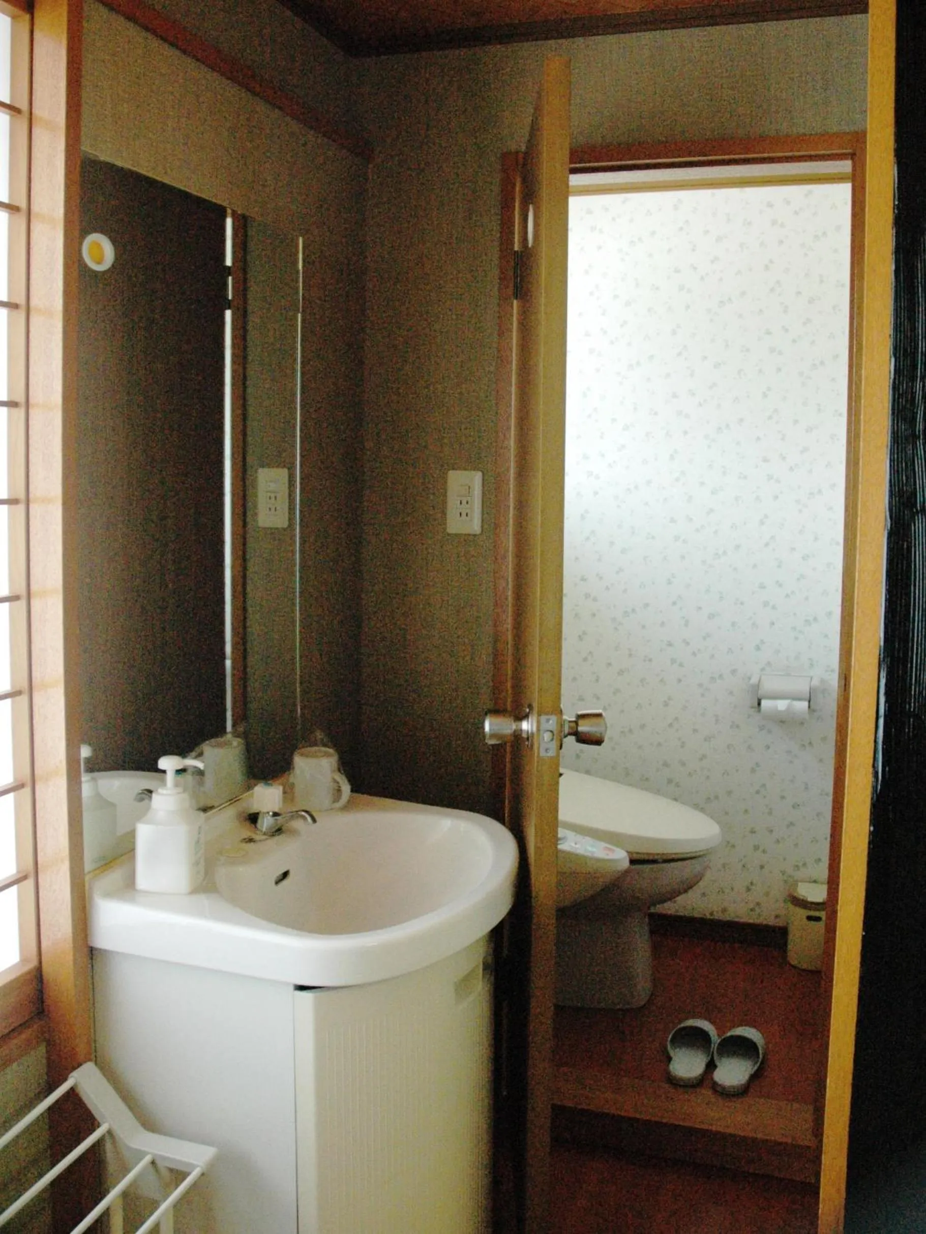 Toilet in くさつのお宿 清重館 Kiyoshigekan 素泊りの宿