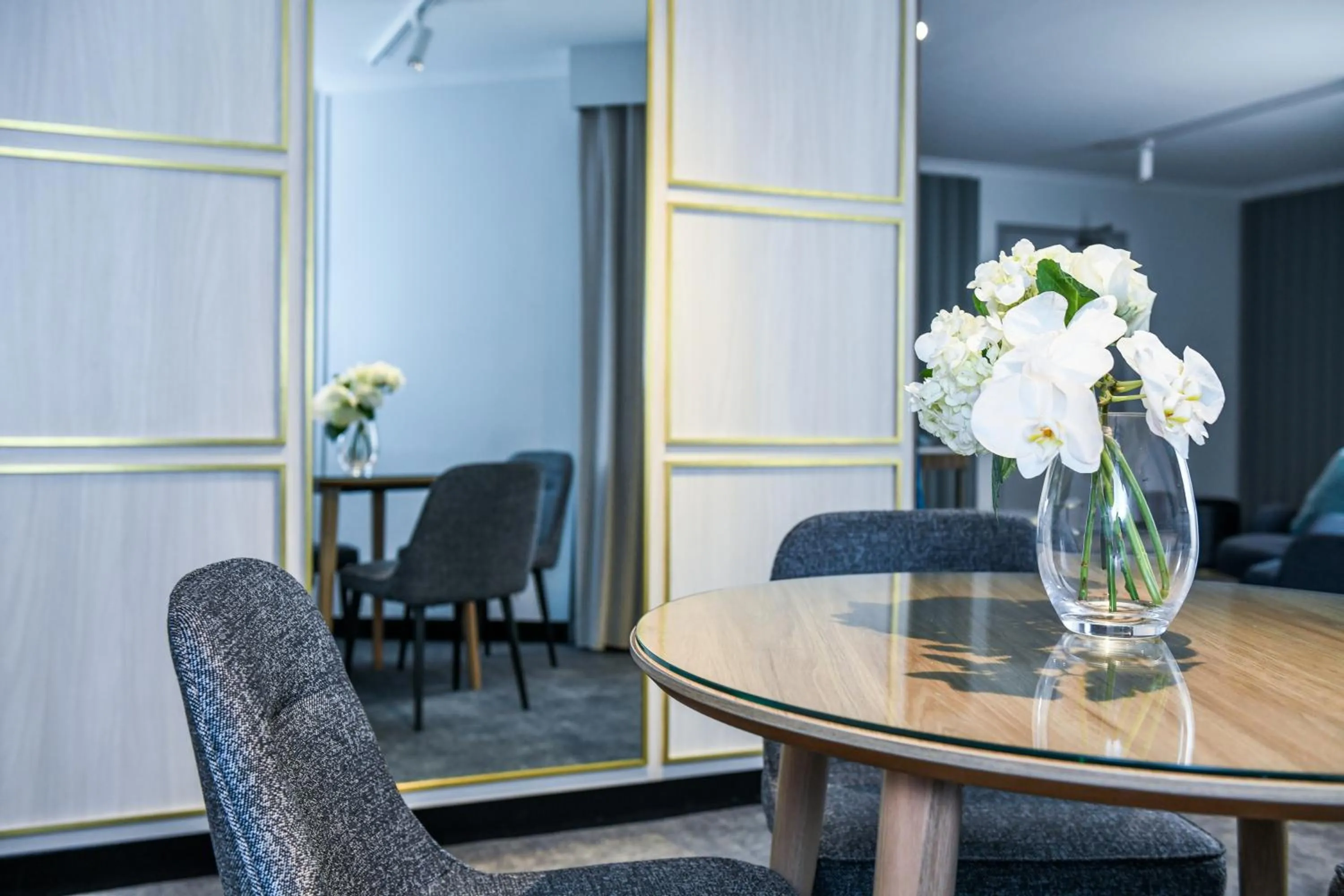 Living room in Powerhouse Hotel Tamworth by Rydges