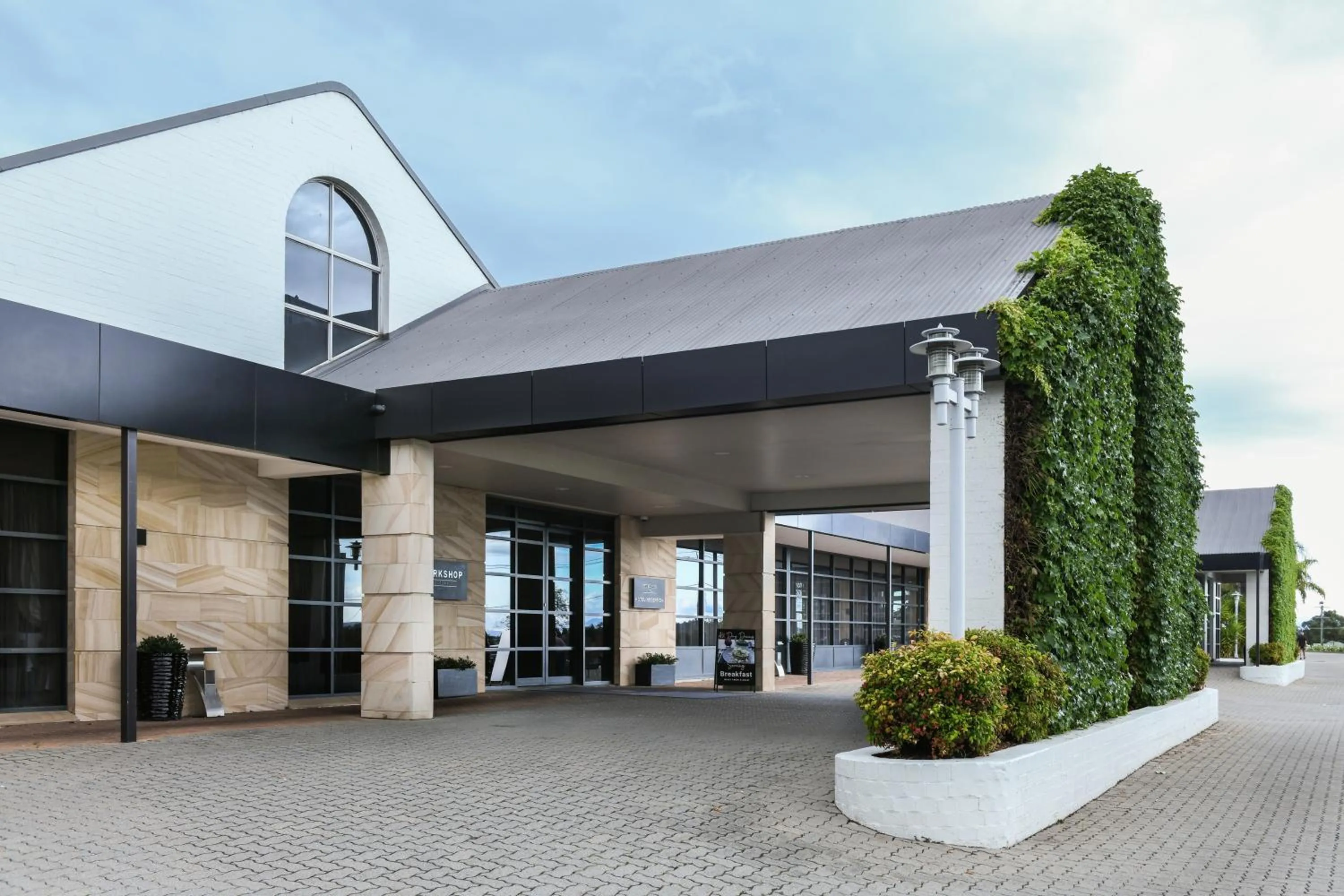 Property building in Powerhouse Hotel Tamworth by Rydges