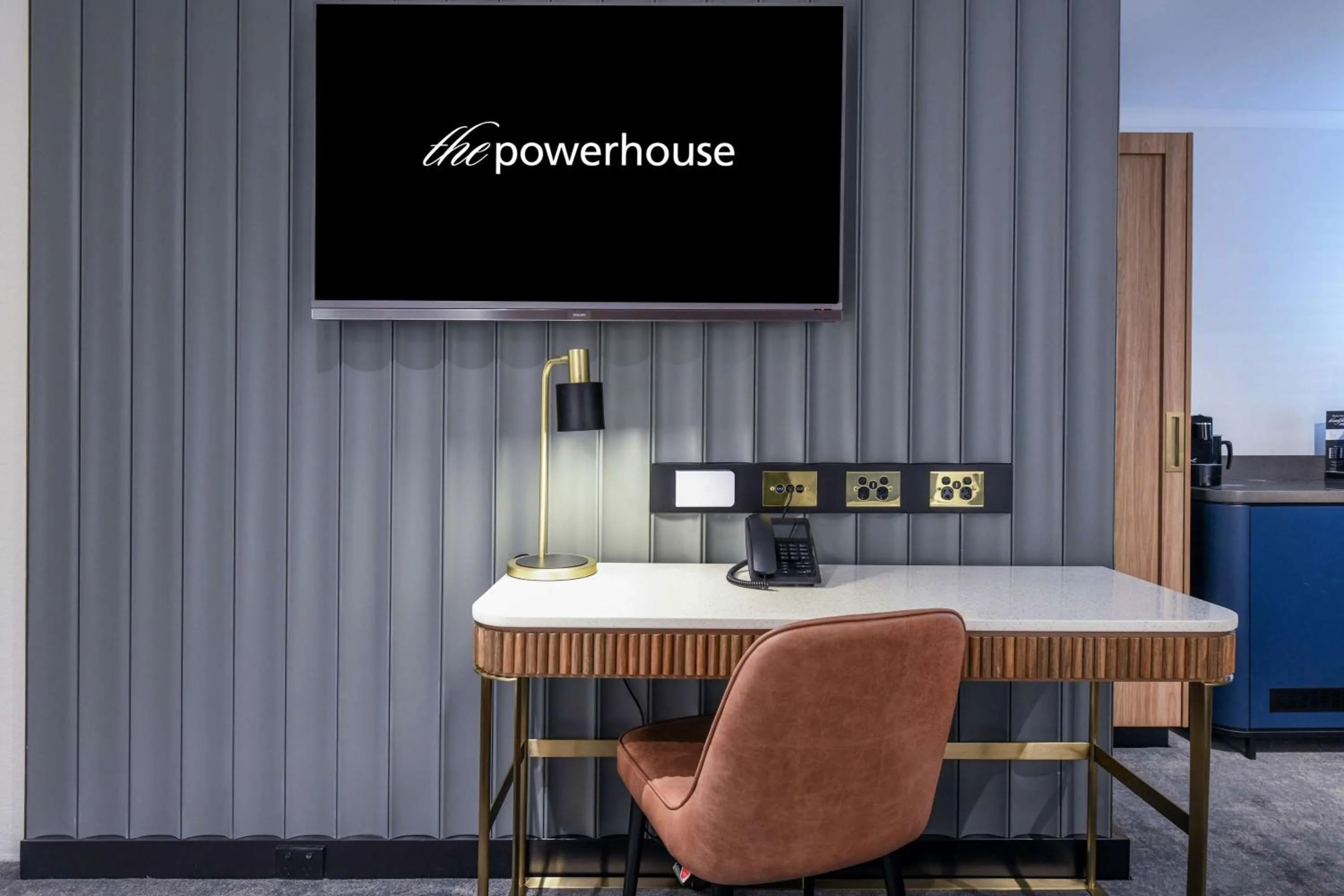 TV and multimedia in Powerhouse Hotel Tamworth by Rydges