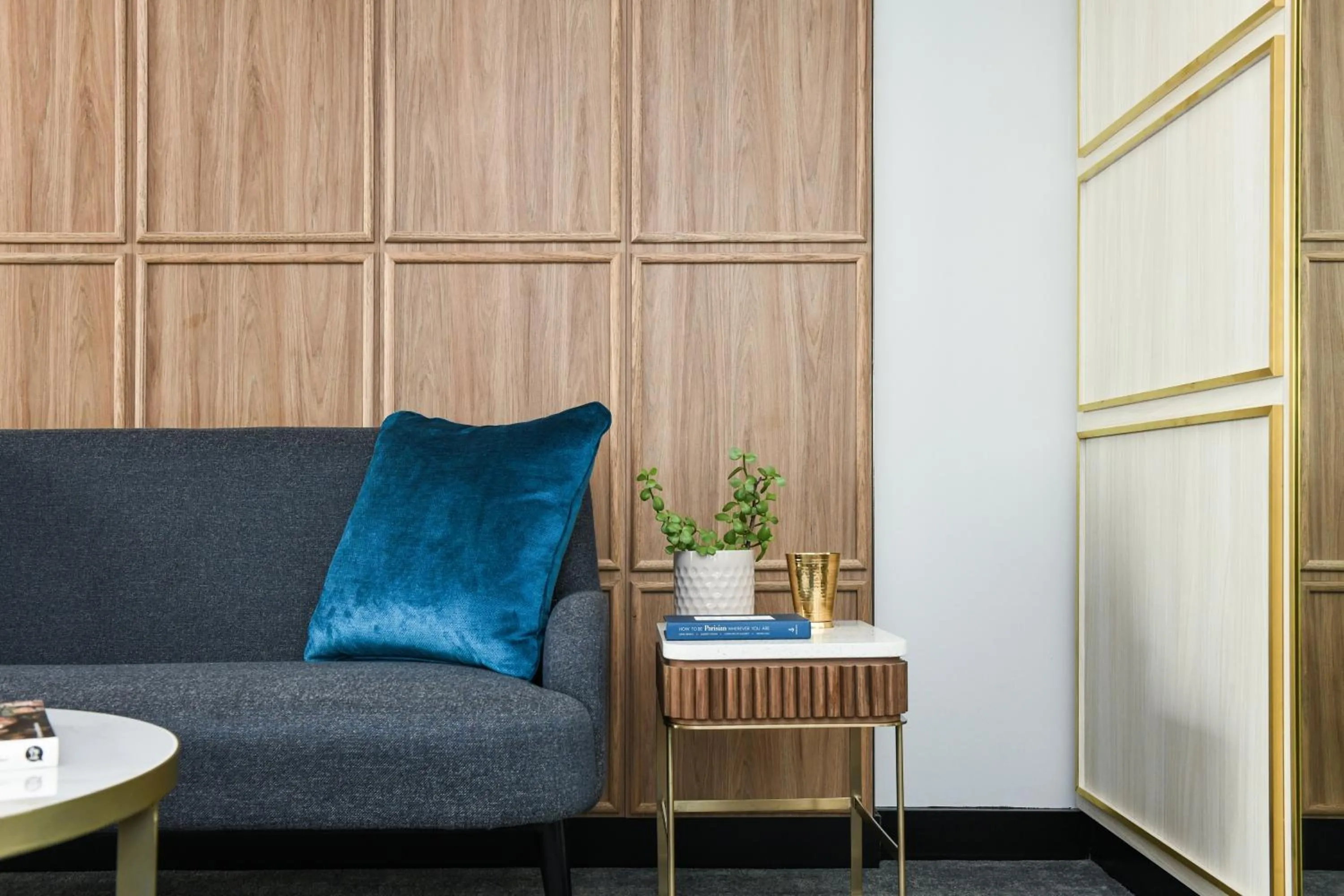 Living room in Powerhouse Hotel Tamworth by Rydges