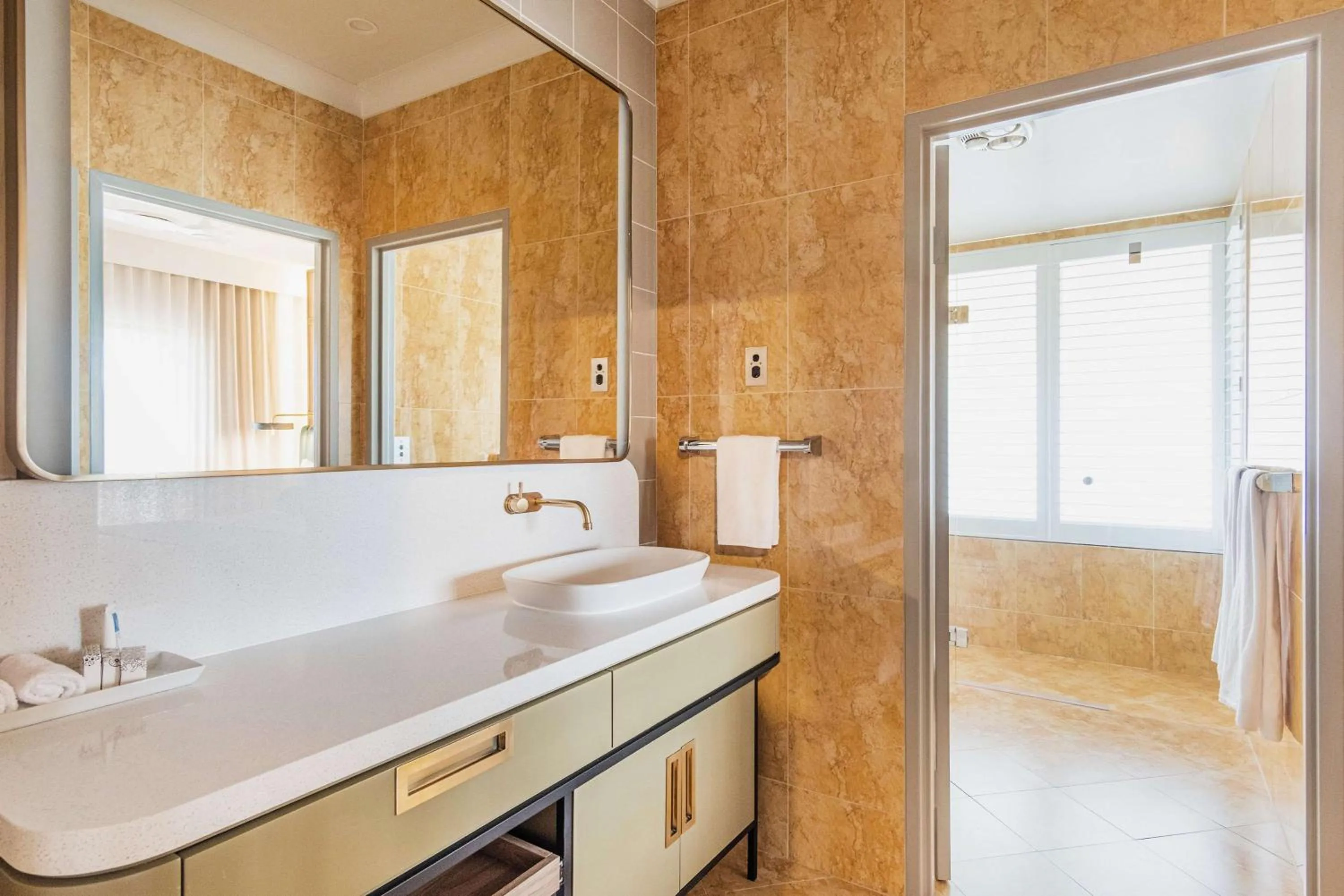 Bathroom in Powerhouse Hotel Tamworth by Rydges