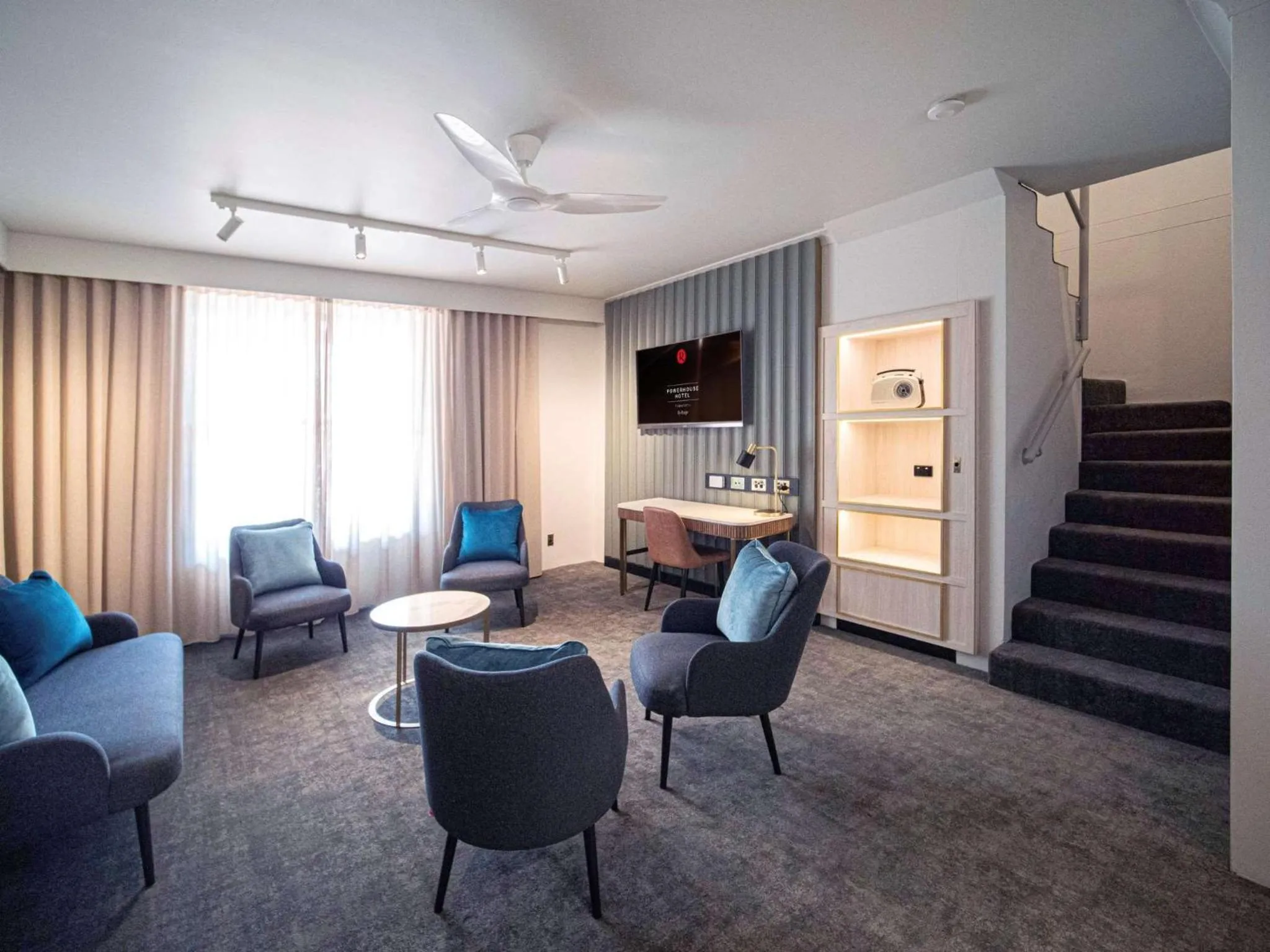 Photo of the whole room in Powerhouse Hotel Tamworth by Rydges