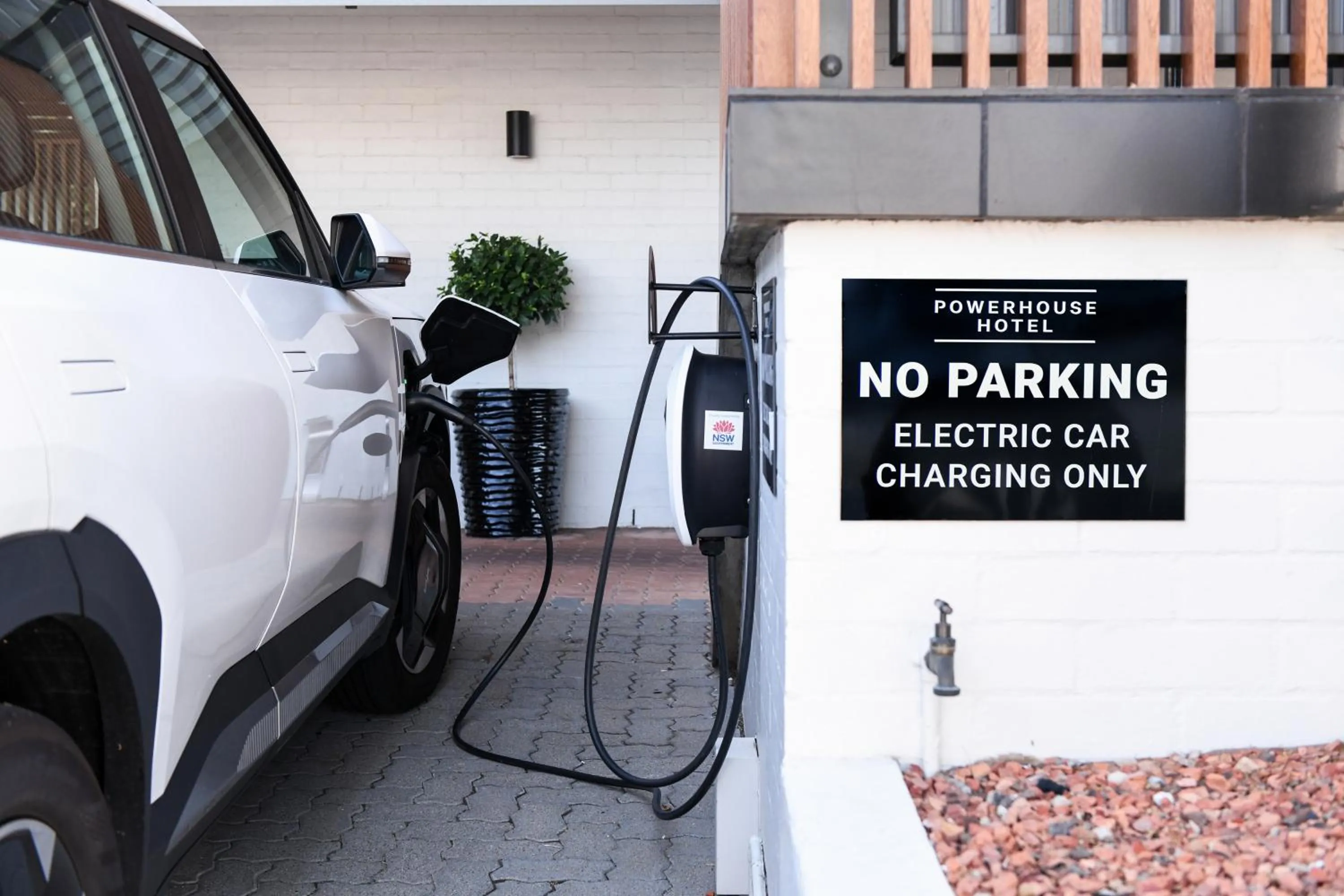 Parking in Powerhouse Hotel Tamworth by Rydges