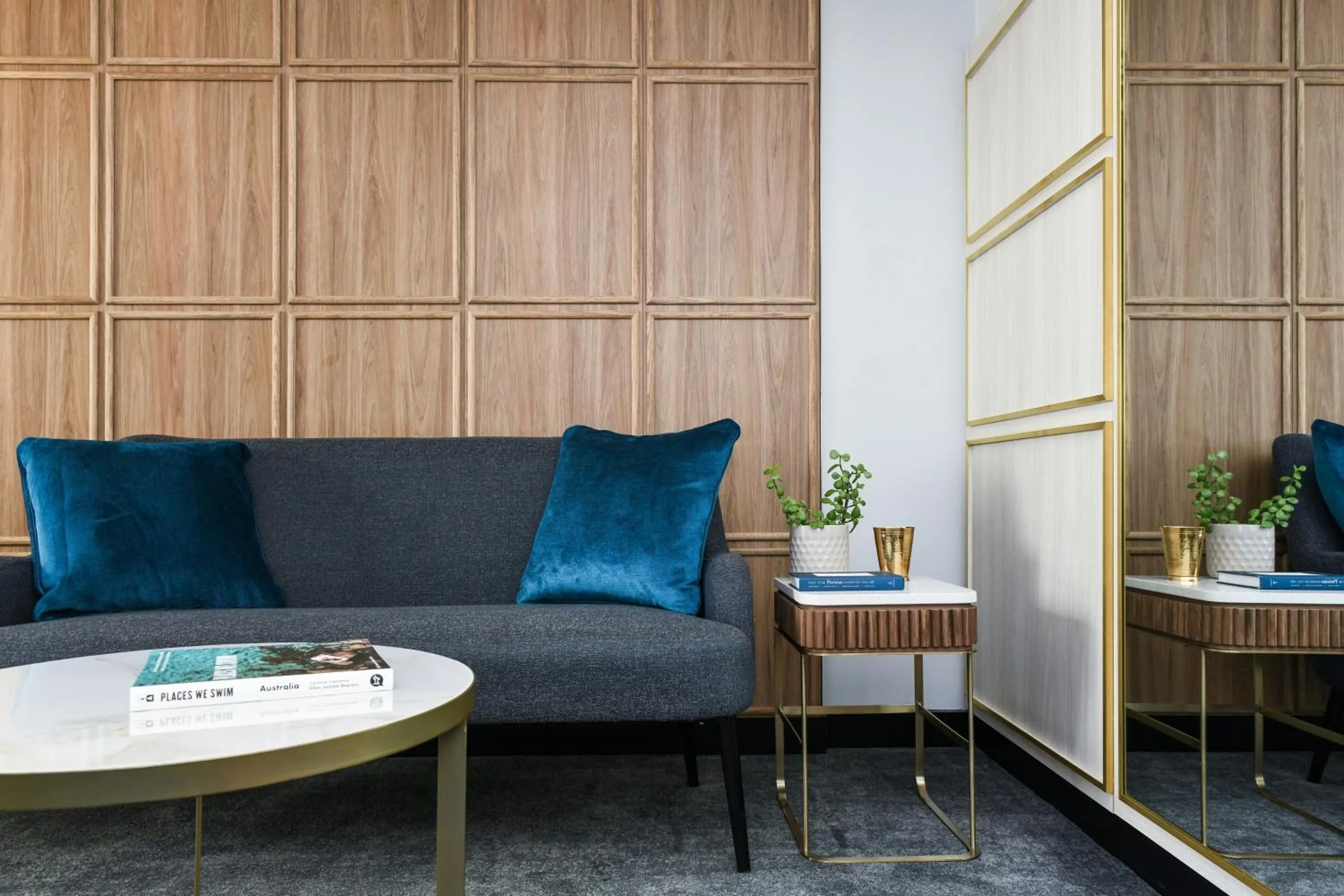 Living room in Powerhouse Hotel Tamworth by Rydges