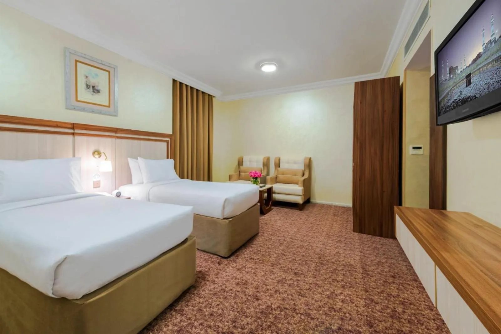 Bed in Palestine Hotel Makkah