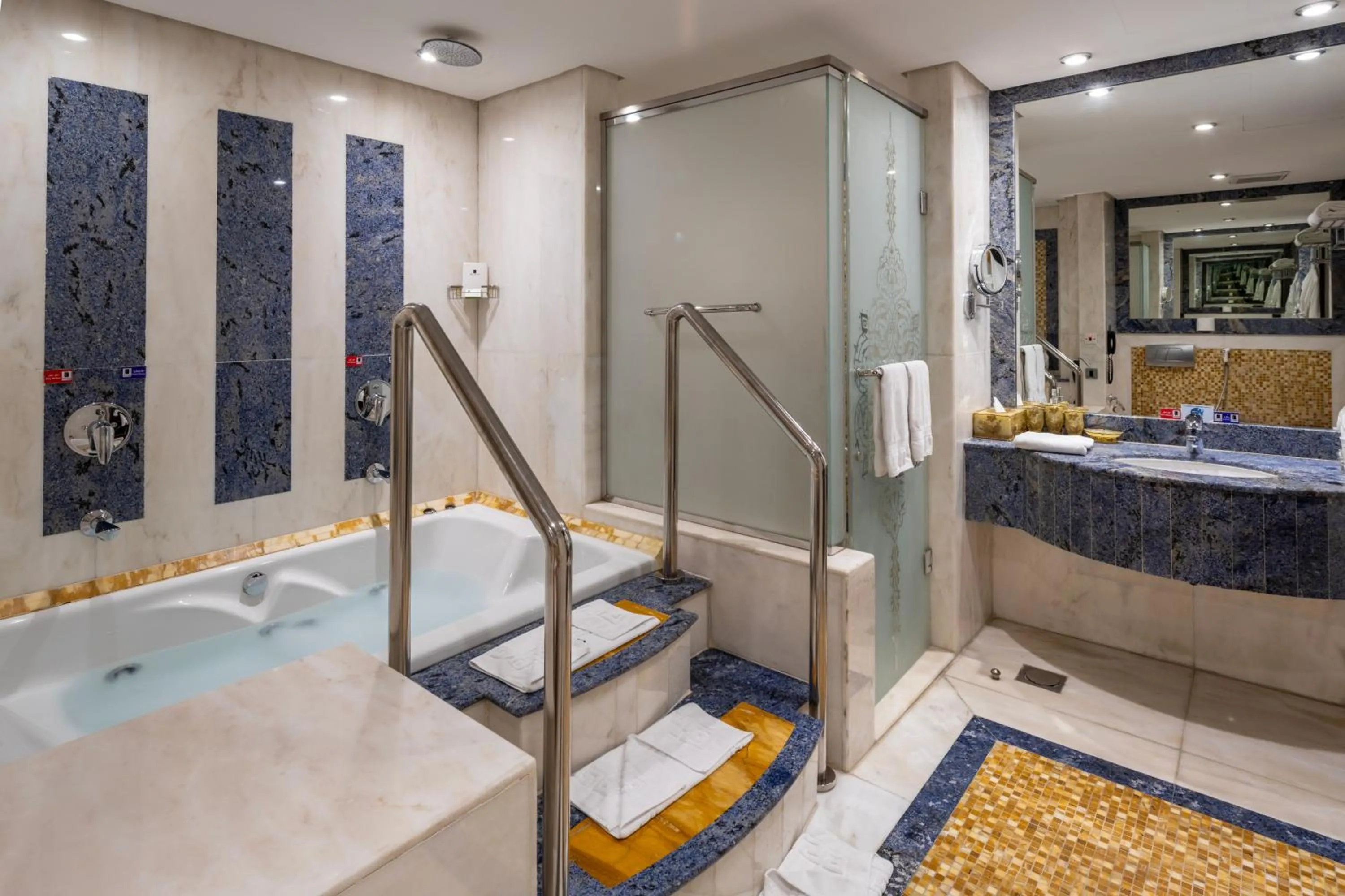 Public Bath in Ruve Al Madinah Hotel