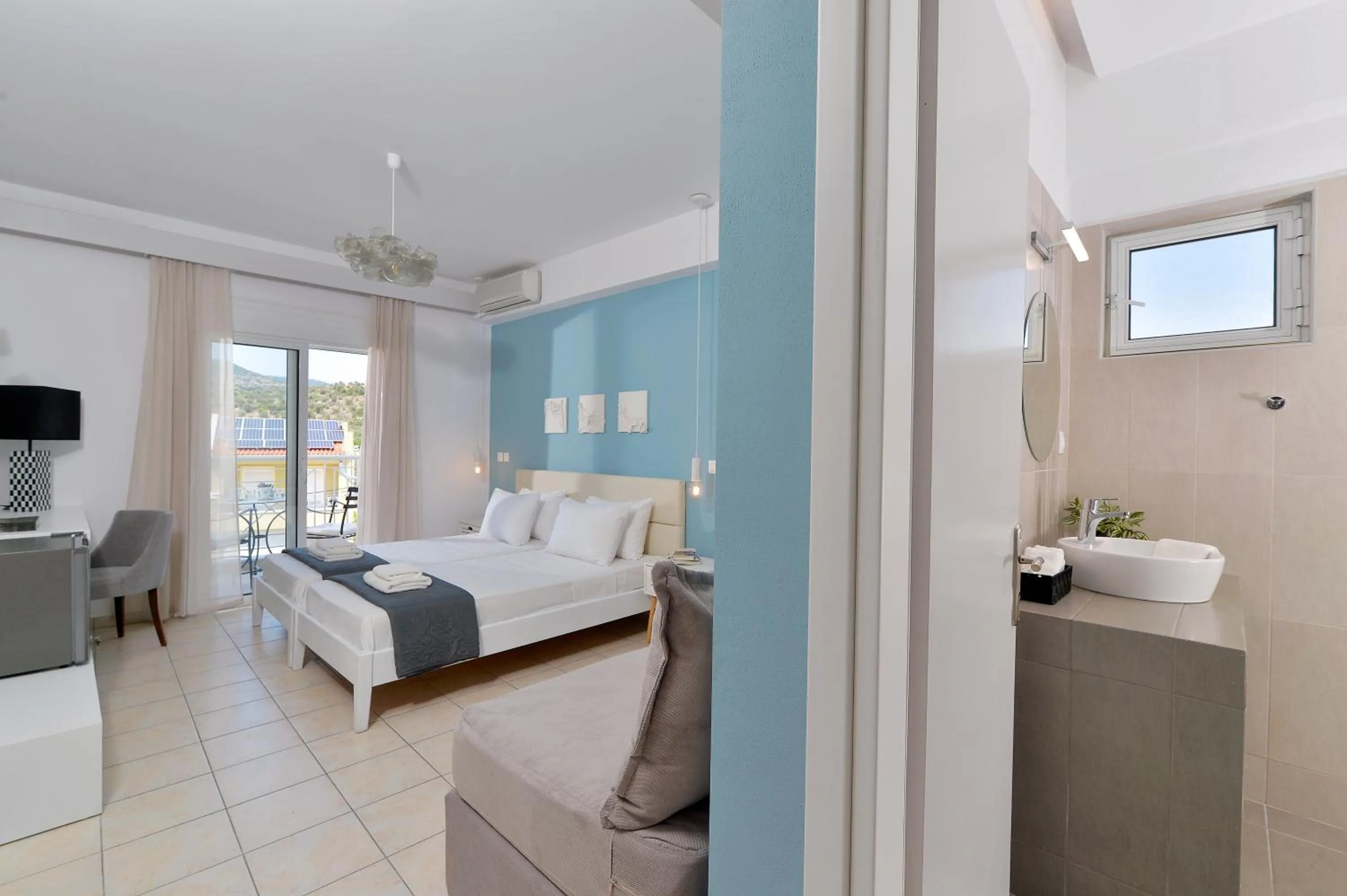 Bed in Hotel Kalloni